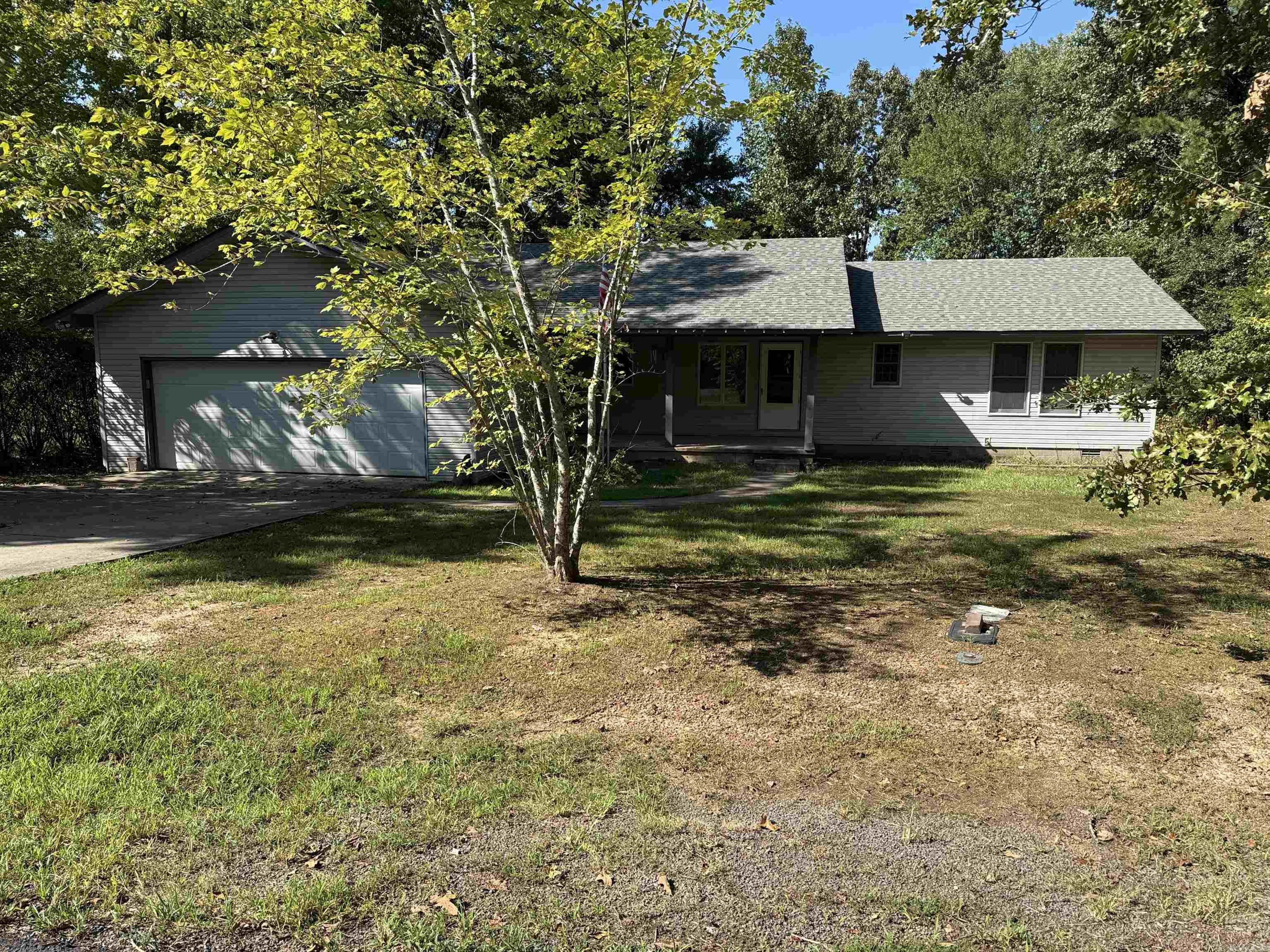 1001 Davidson  Greers Ferry, AR