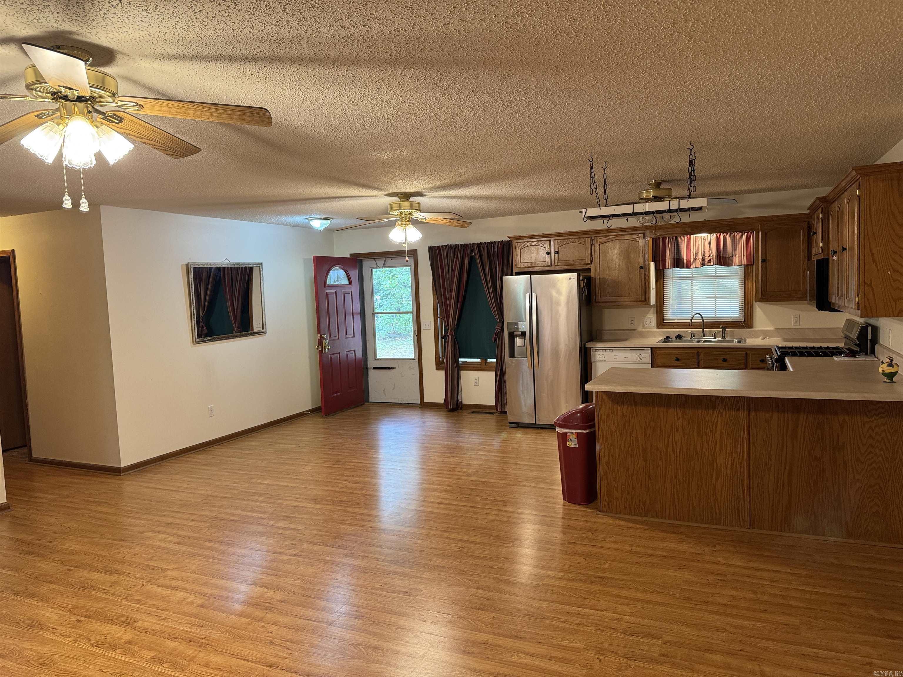 1001 Davidson  Greers Ferry, AR