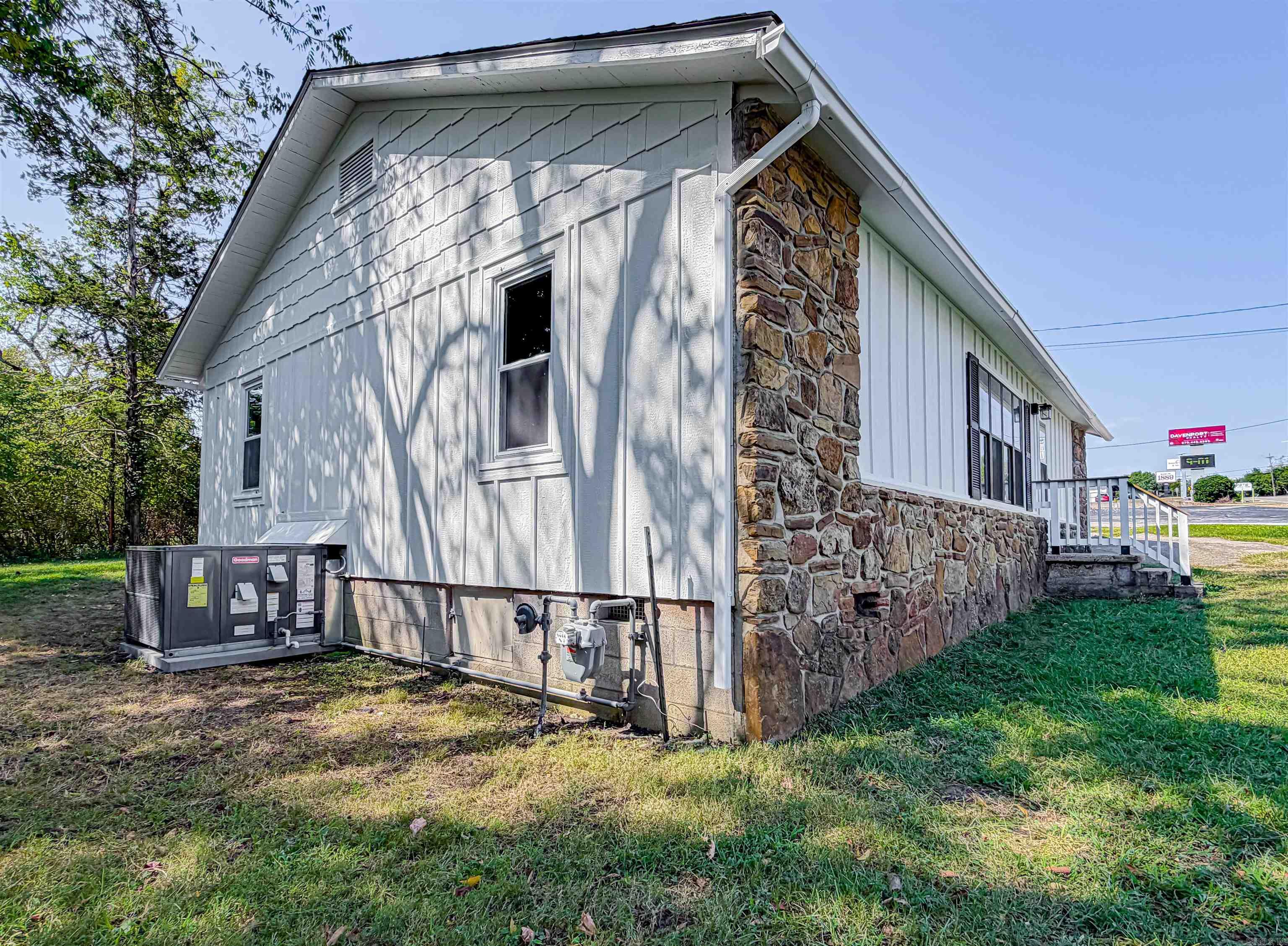209 W Hwy 62  Yellville, AR