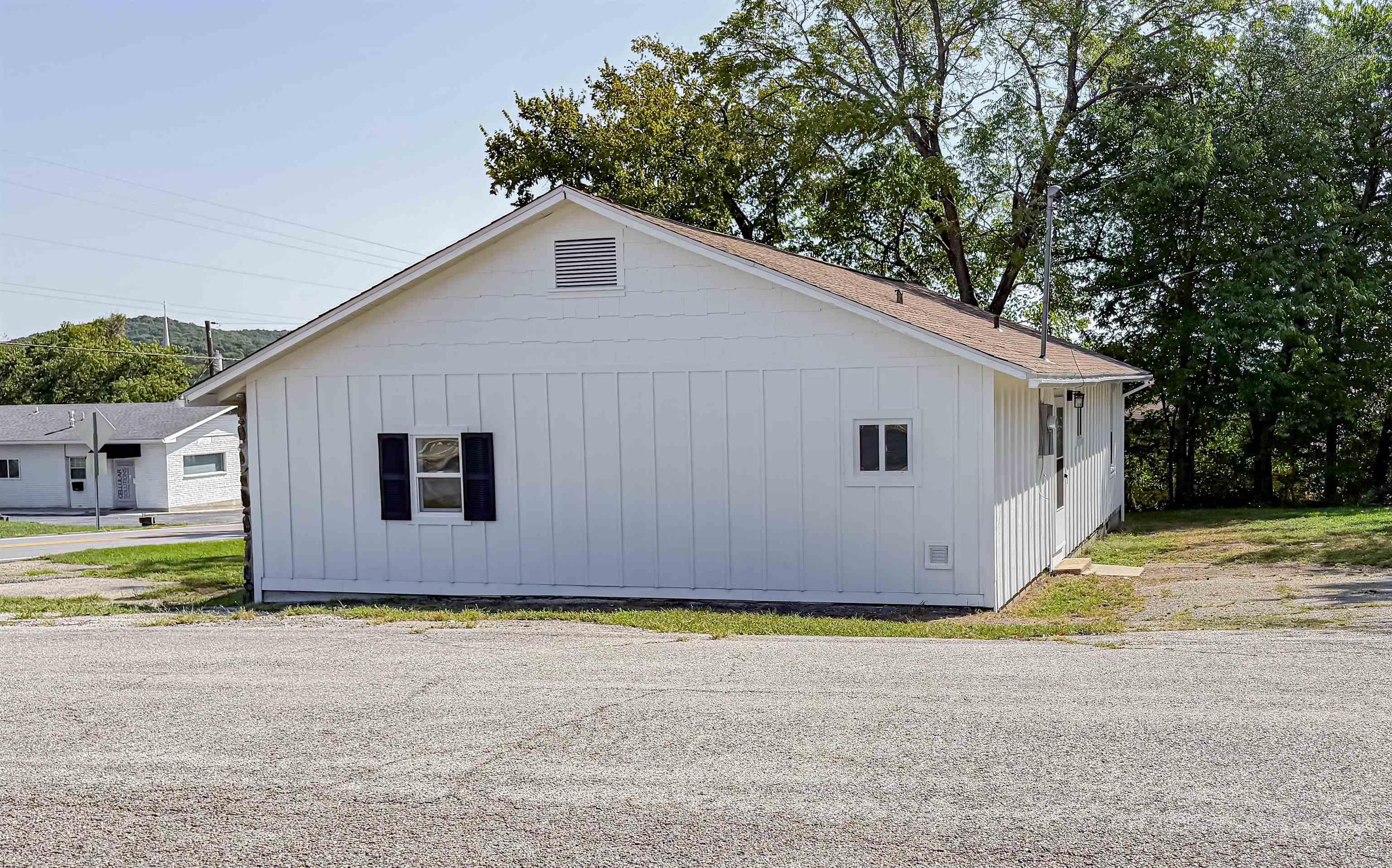 209 W Hwy 62  Yellville, AR