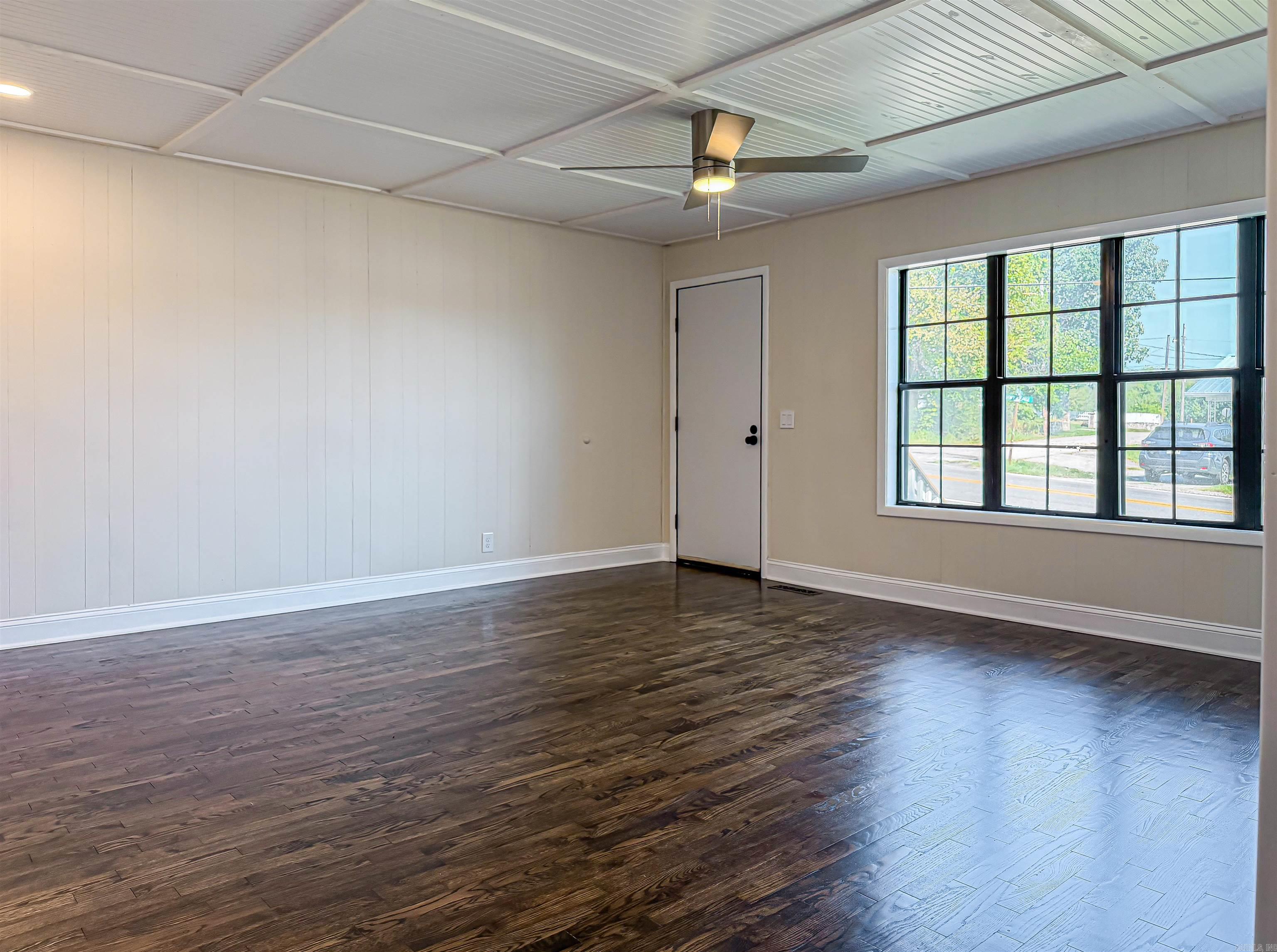 209 W Hwy 62  Yellville, AR