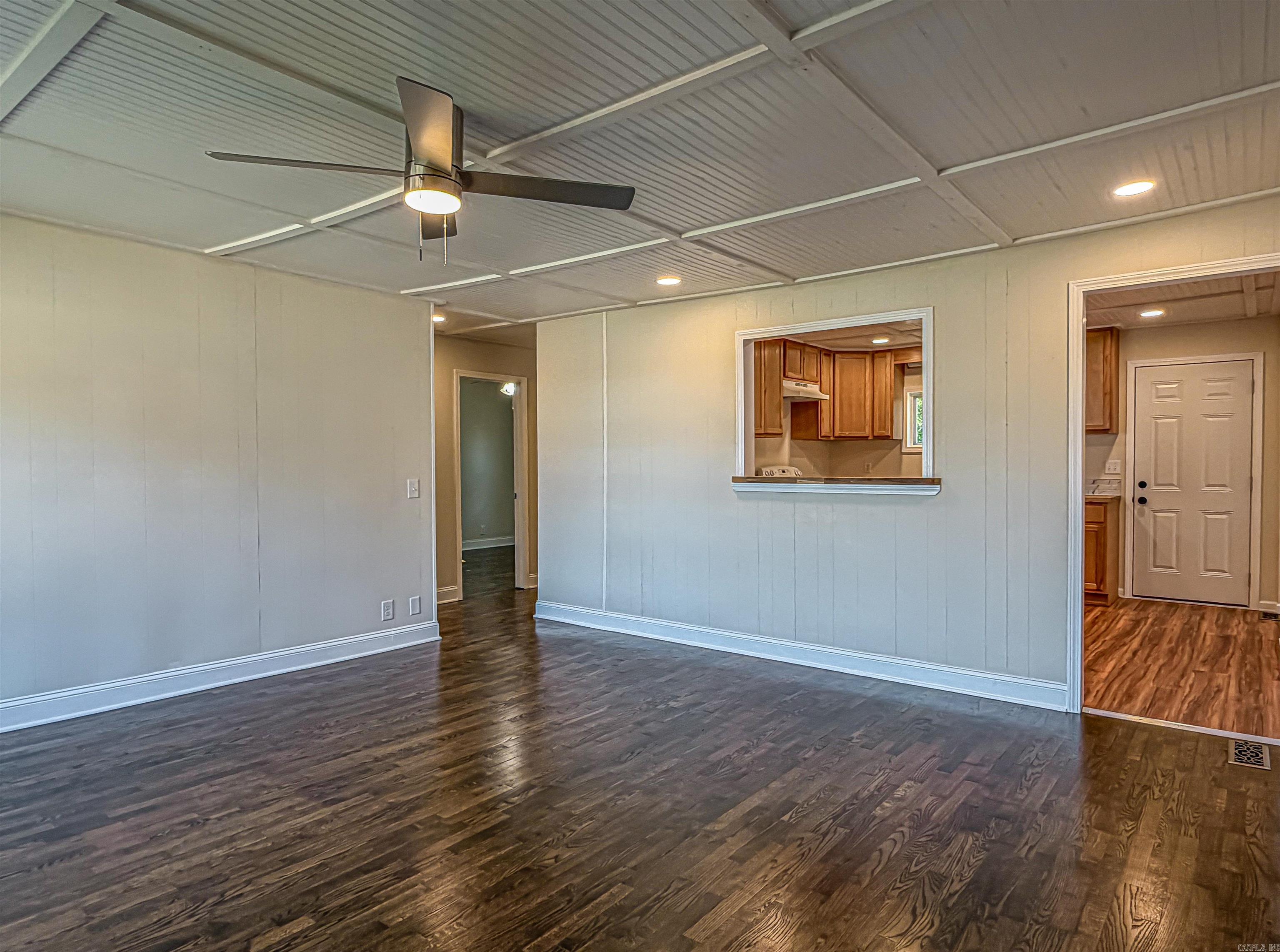 209 W Hwy 62  Yellville, AR