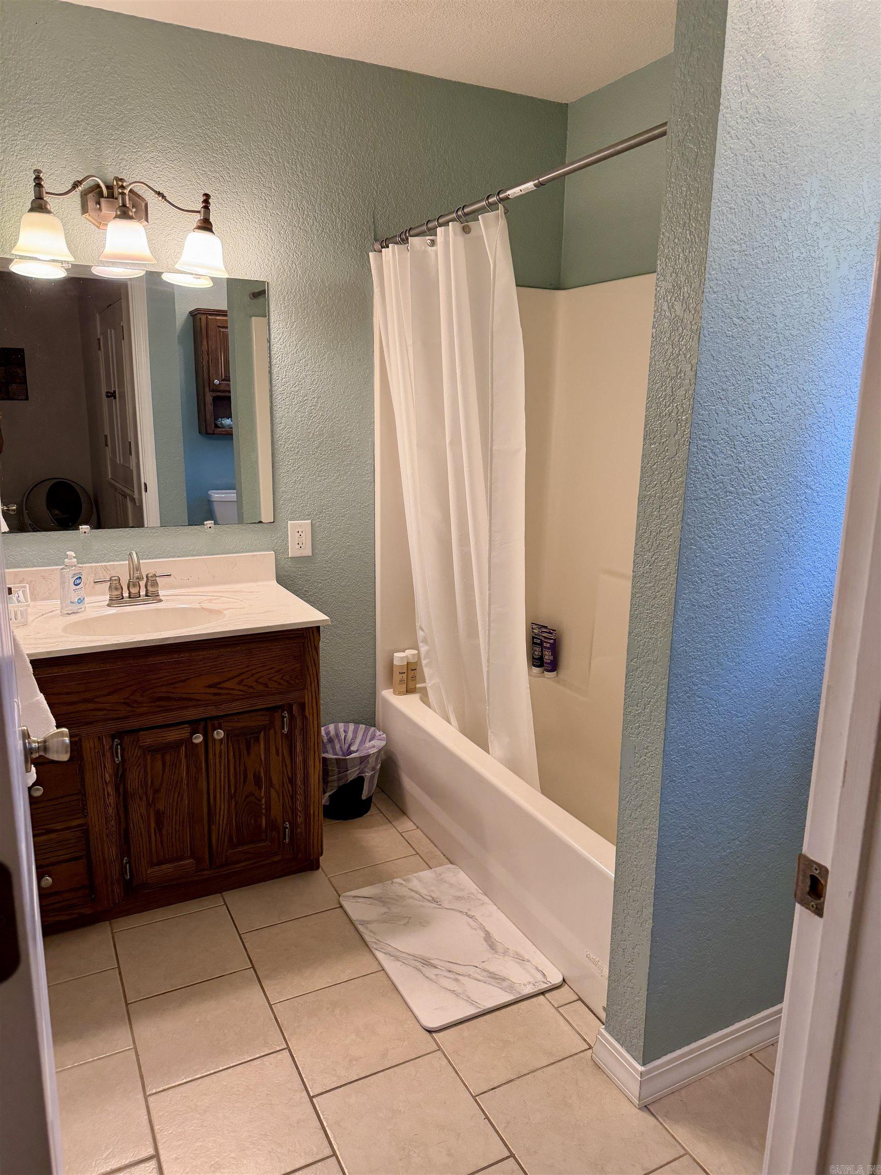 4 Heather Oaks Way  Clarksville, AR