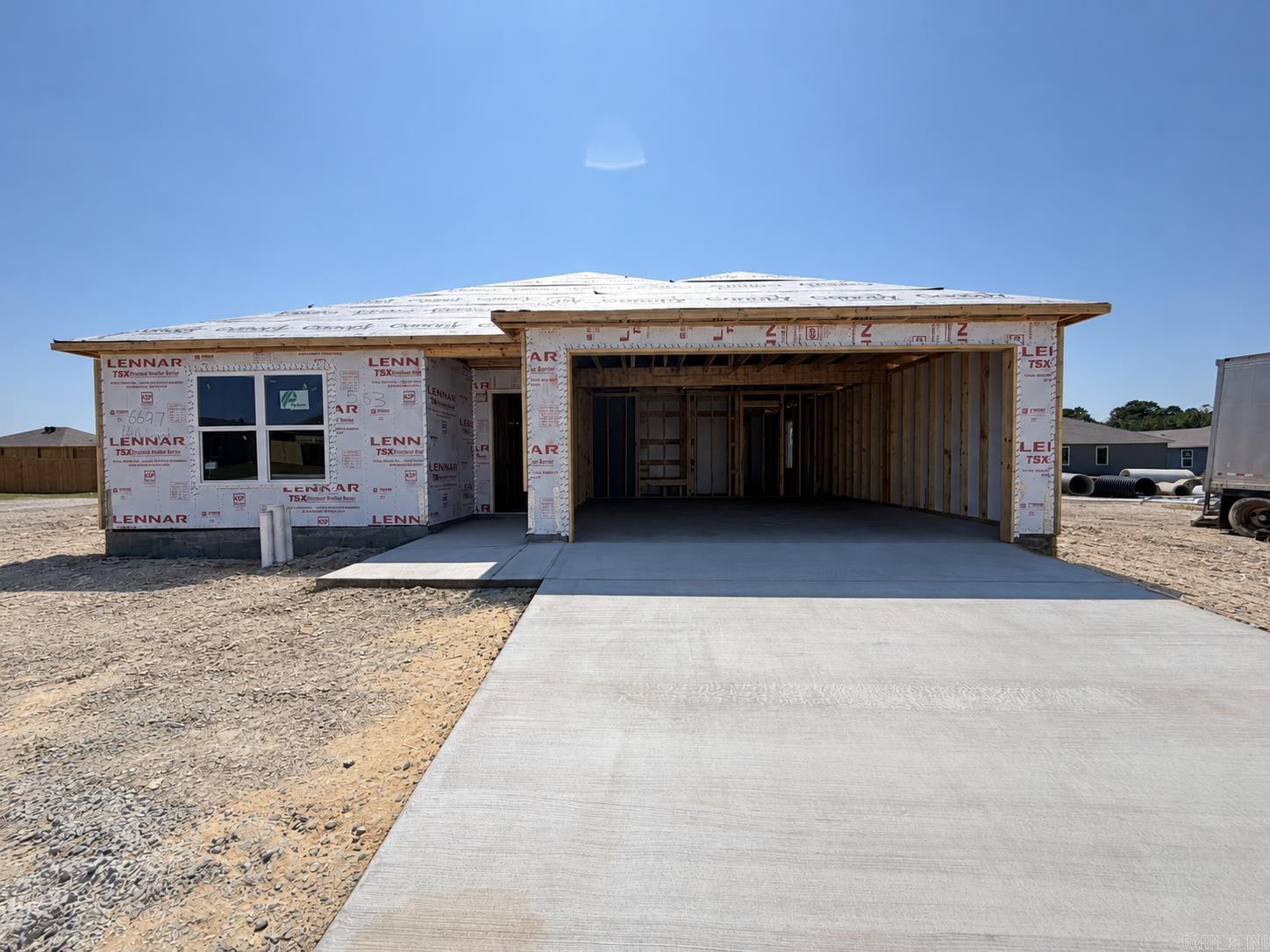 6697 Hollywood Avenue — exterior