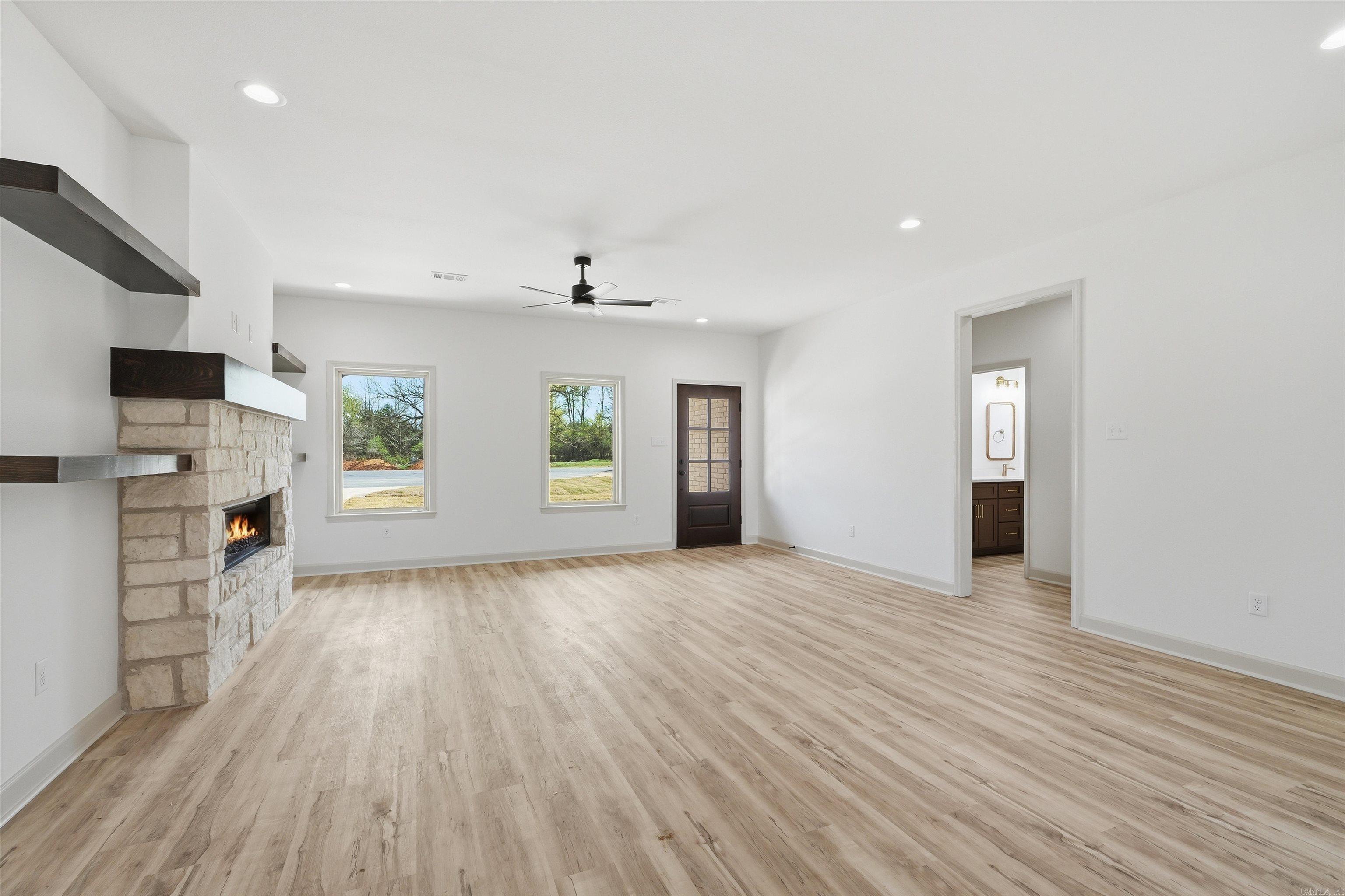 from previous listing with same floor plan