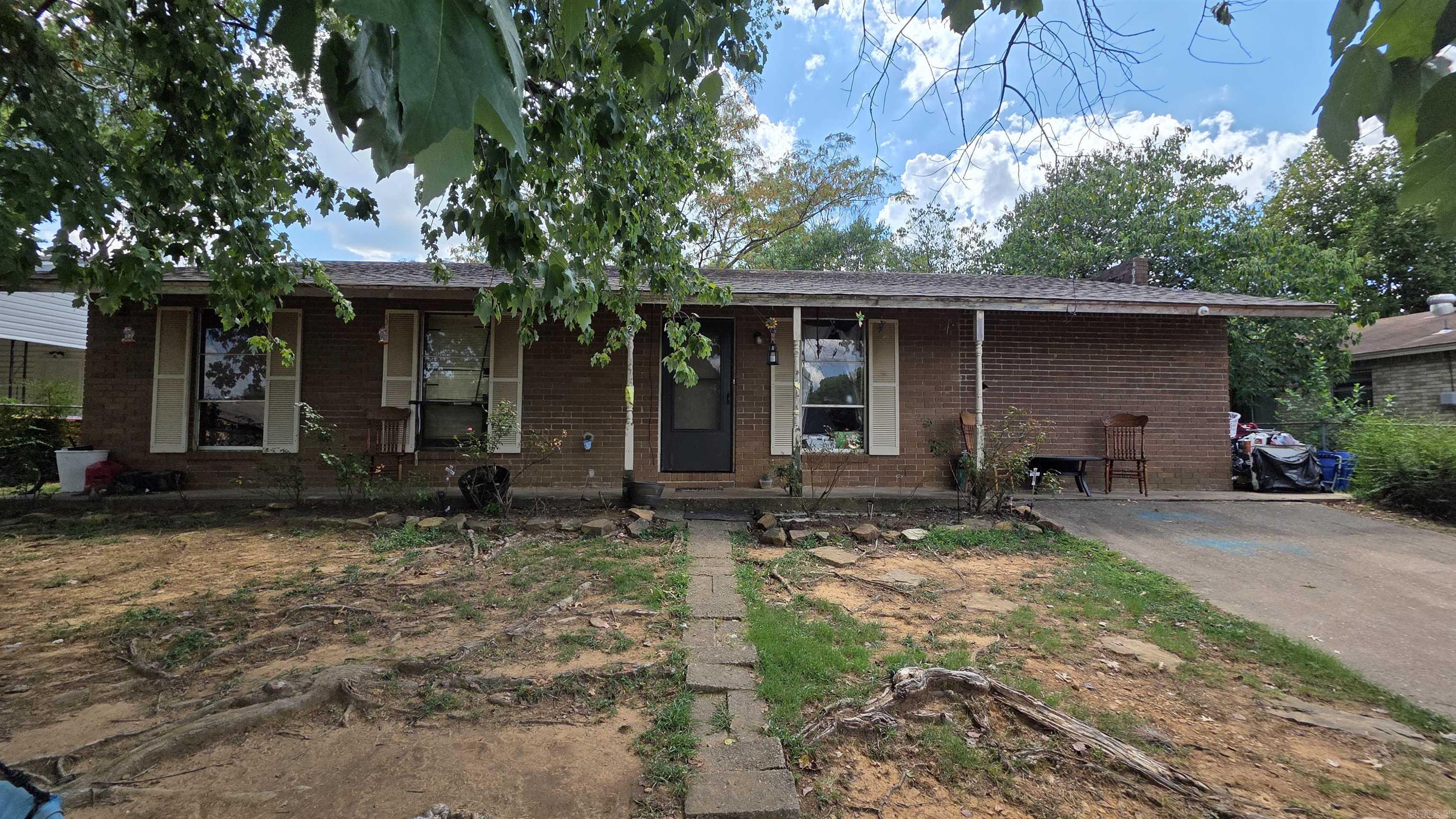 202 Eisenhower Street — exterior