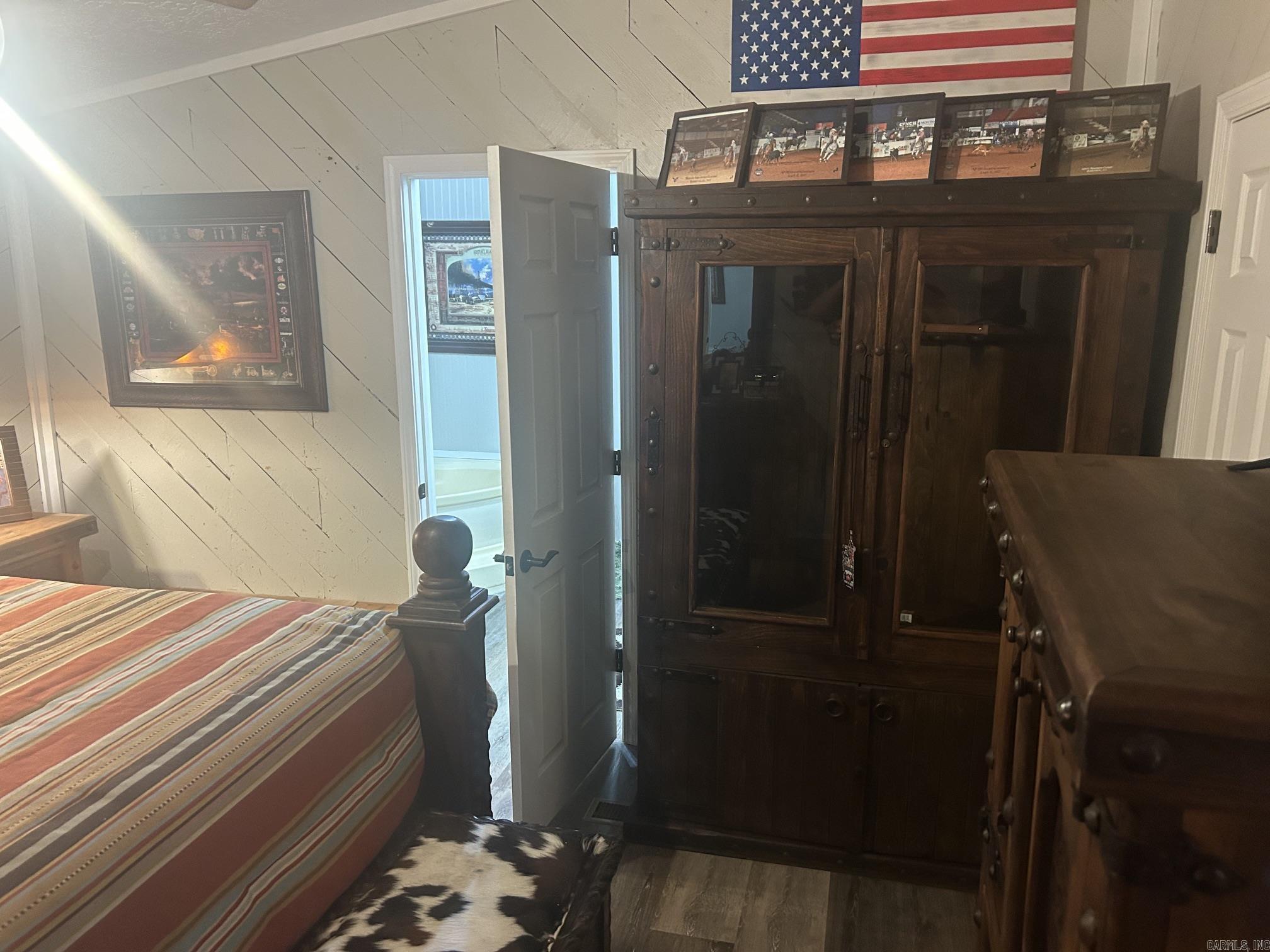 545 H  Clinton, AR