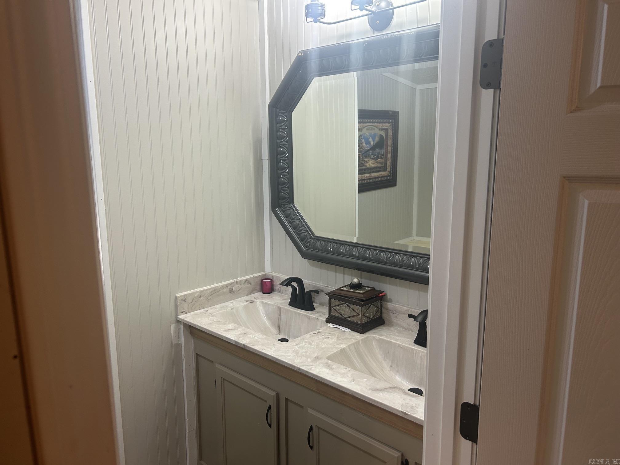 545 H  Clinton, AR