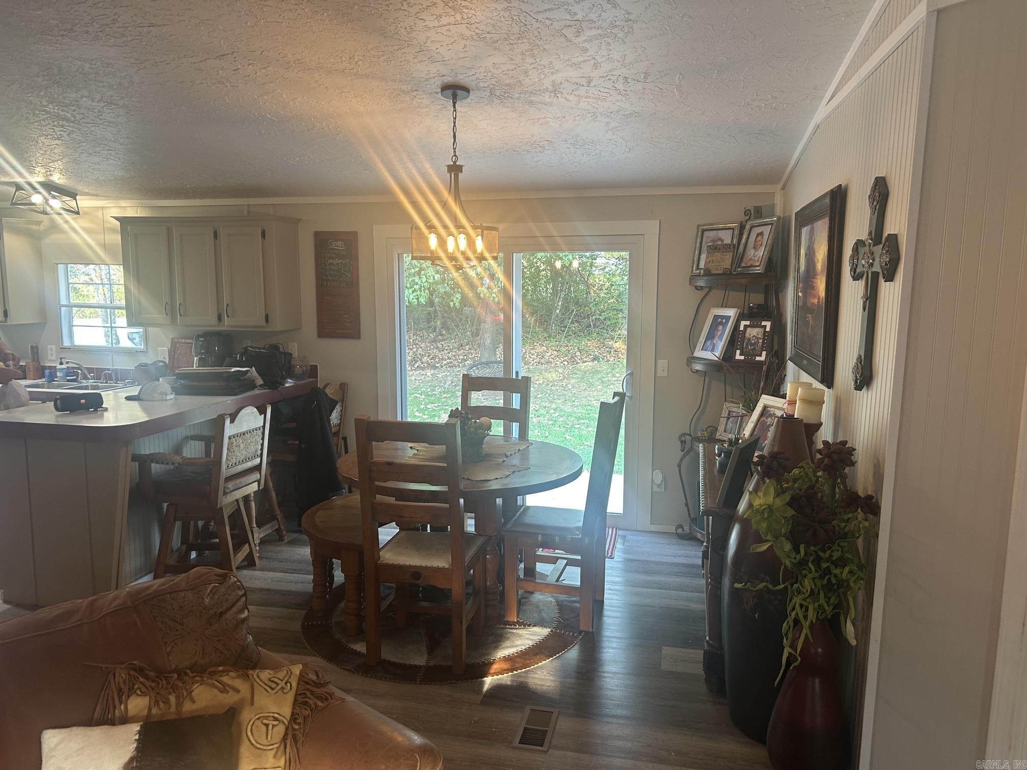 545 H  Clinton, AR