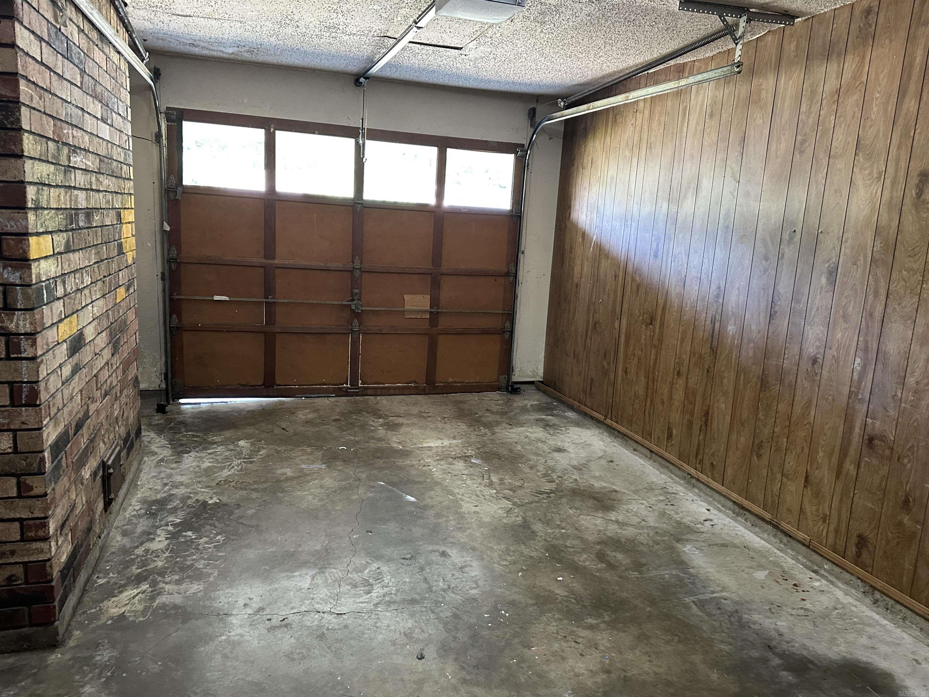 2102 E 14th  Russellville, AR