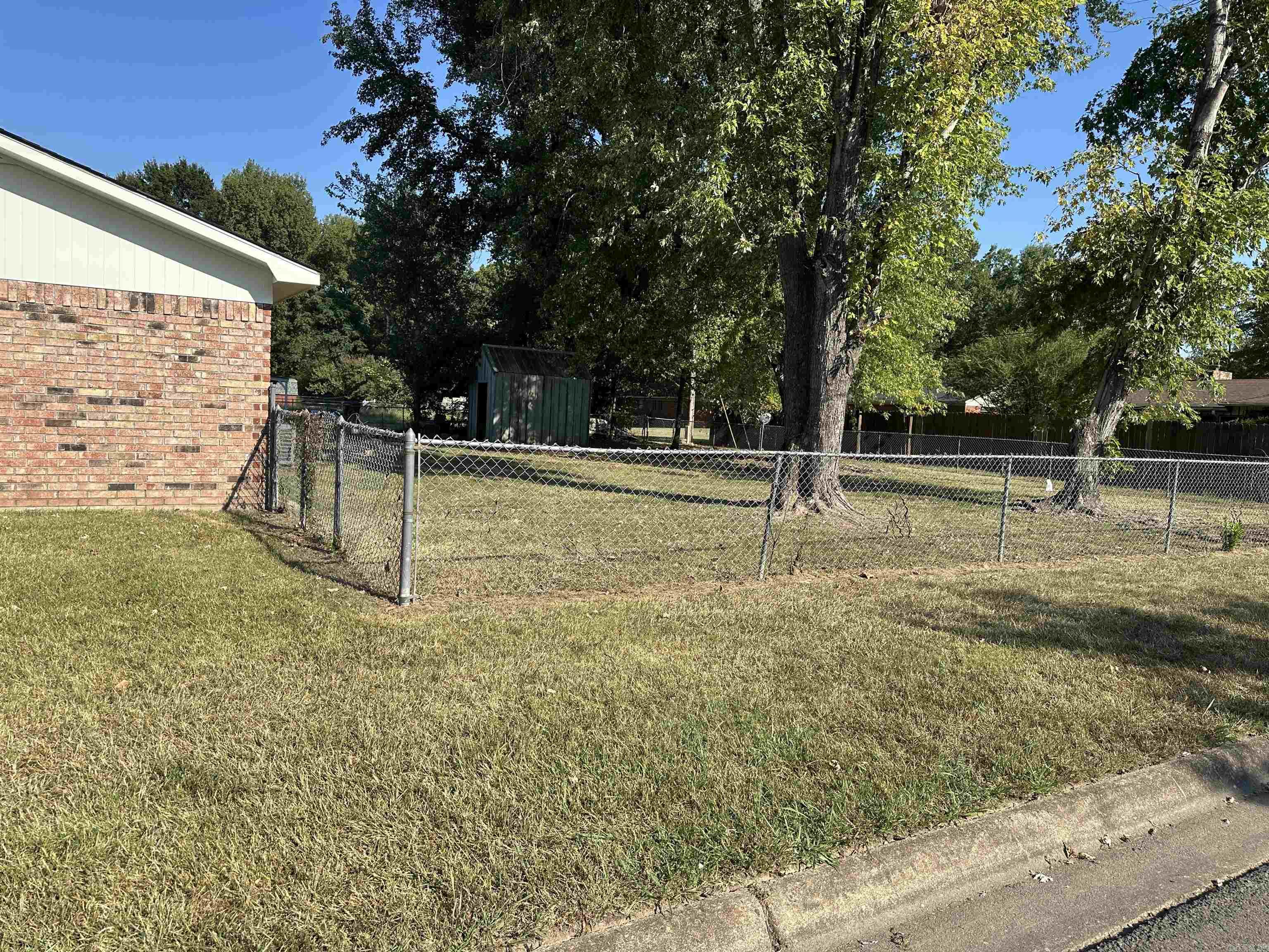 2102 E 14th  Russellville, AR