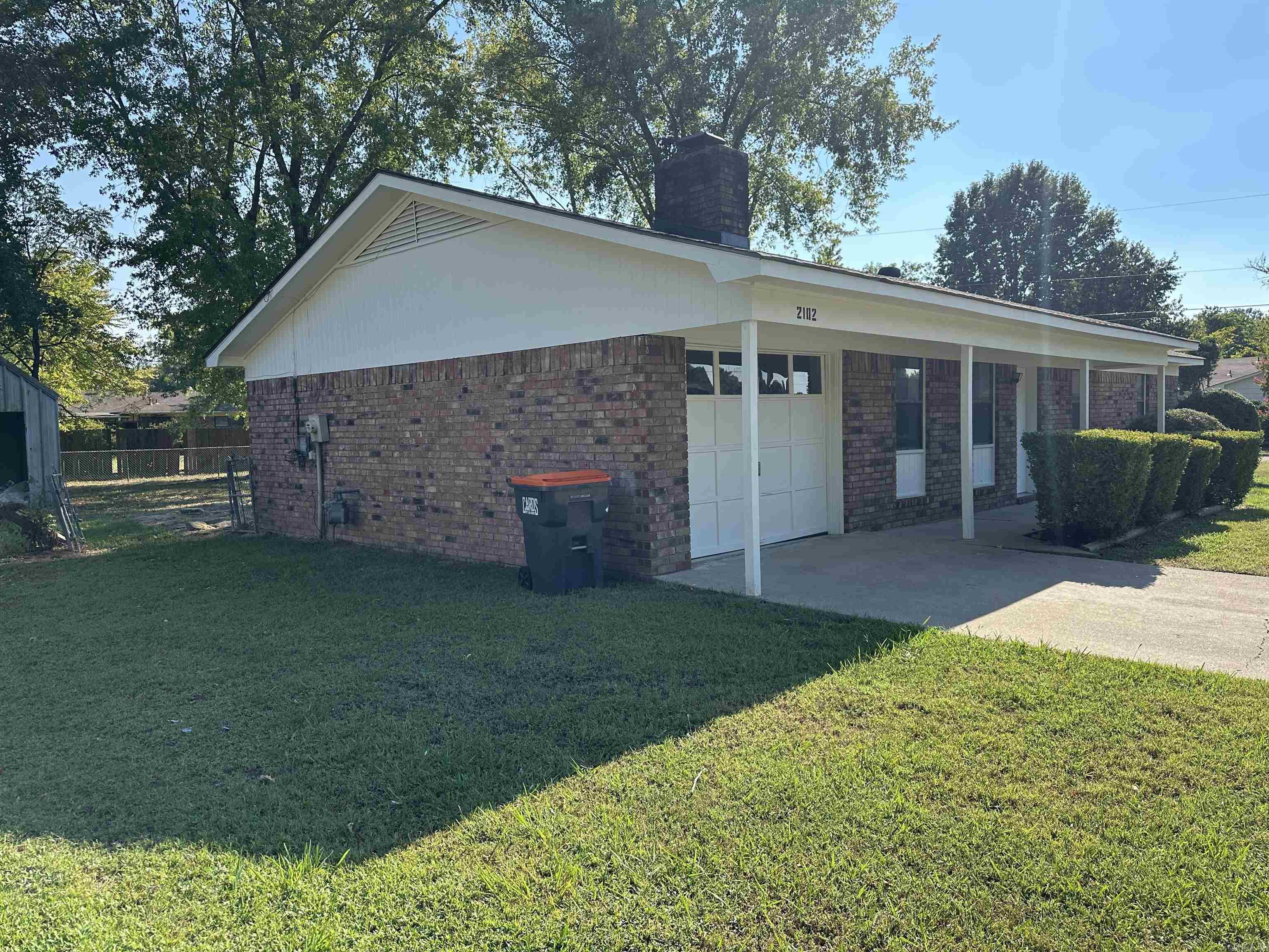 2102 E 14th  Russellville, AR