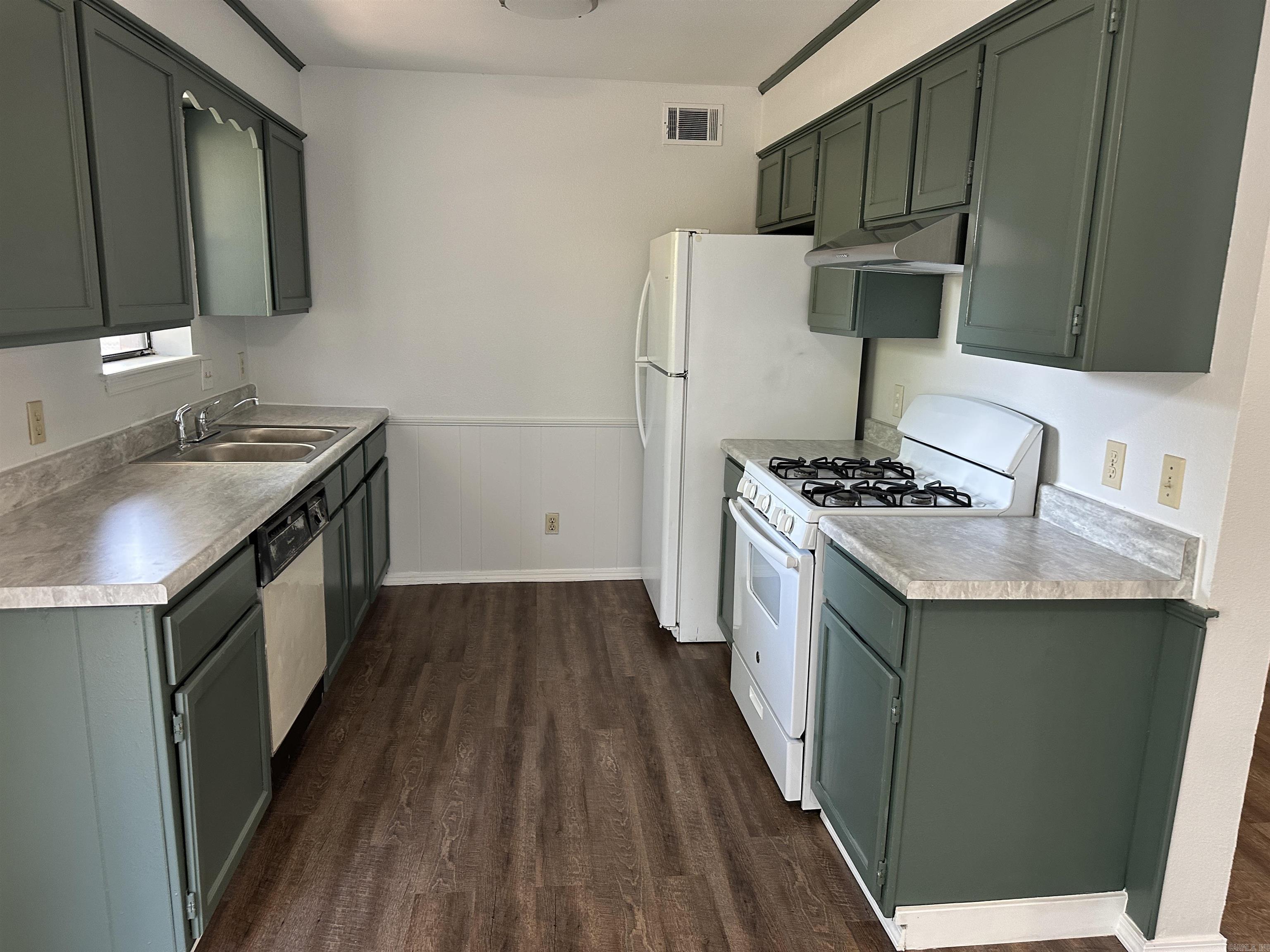 2102 E 14th  Russellville, AR