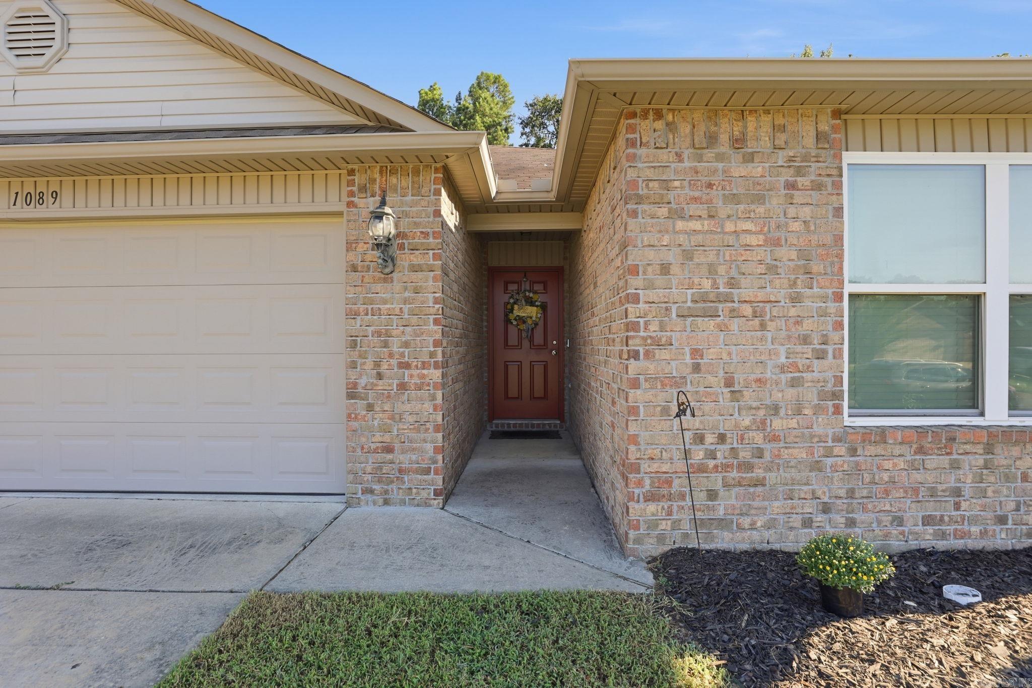 1089 Meadows Edge Drive — photo 2