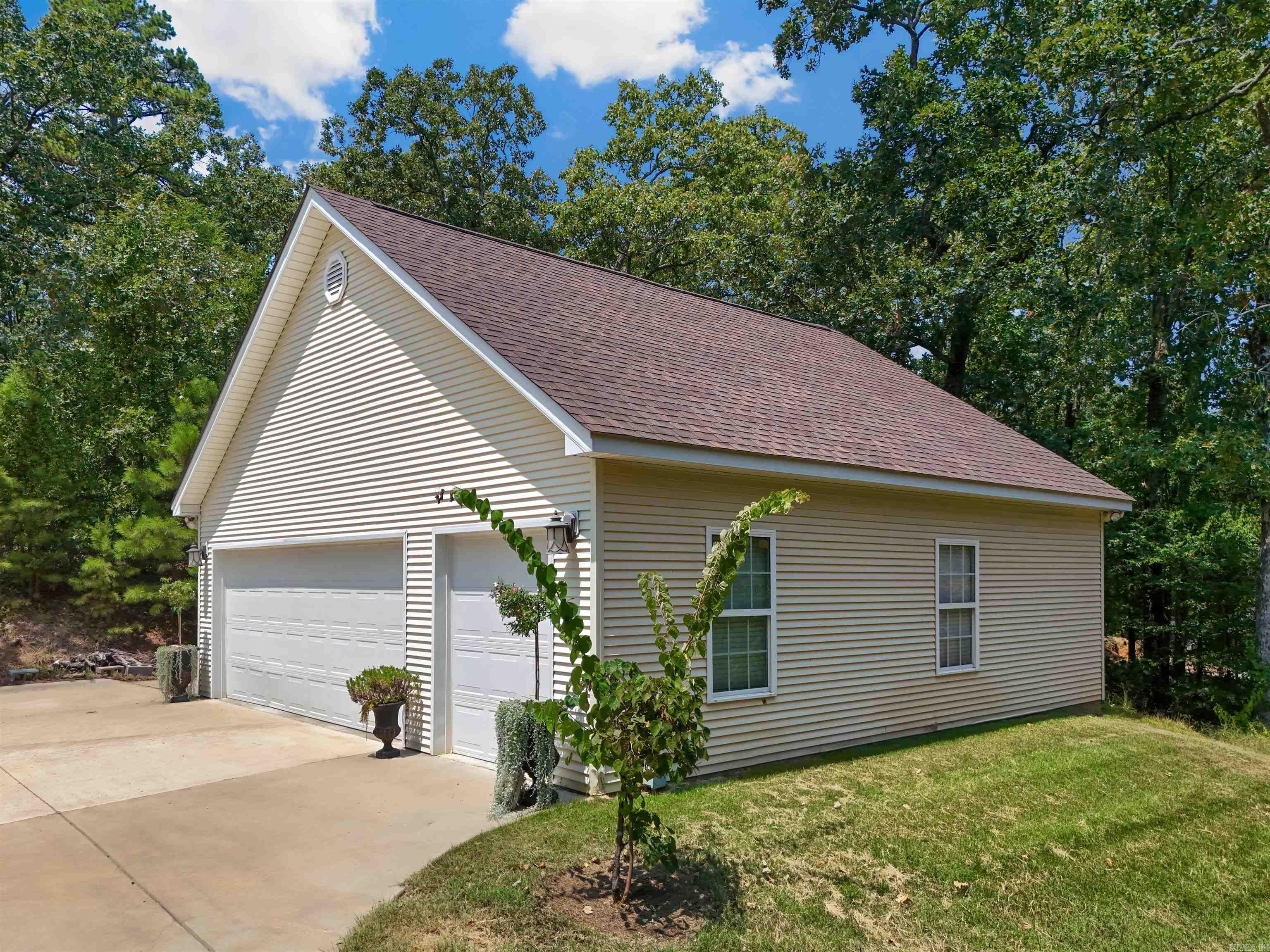 13511 Hwy 300 Roland, AR 72135-9399