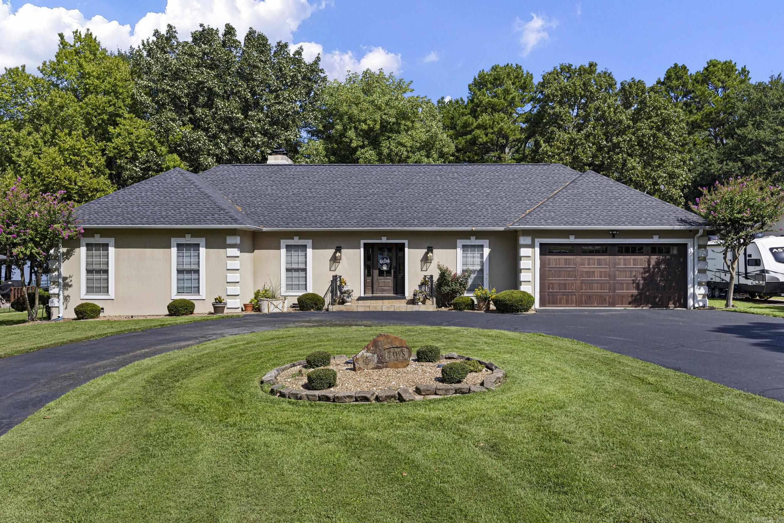 107 Pine Shore Ln Russellville, AR 72802