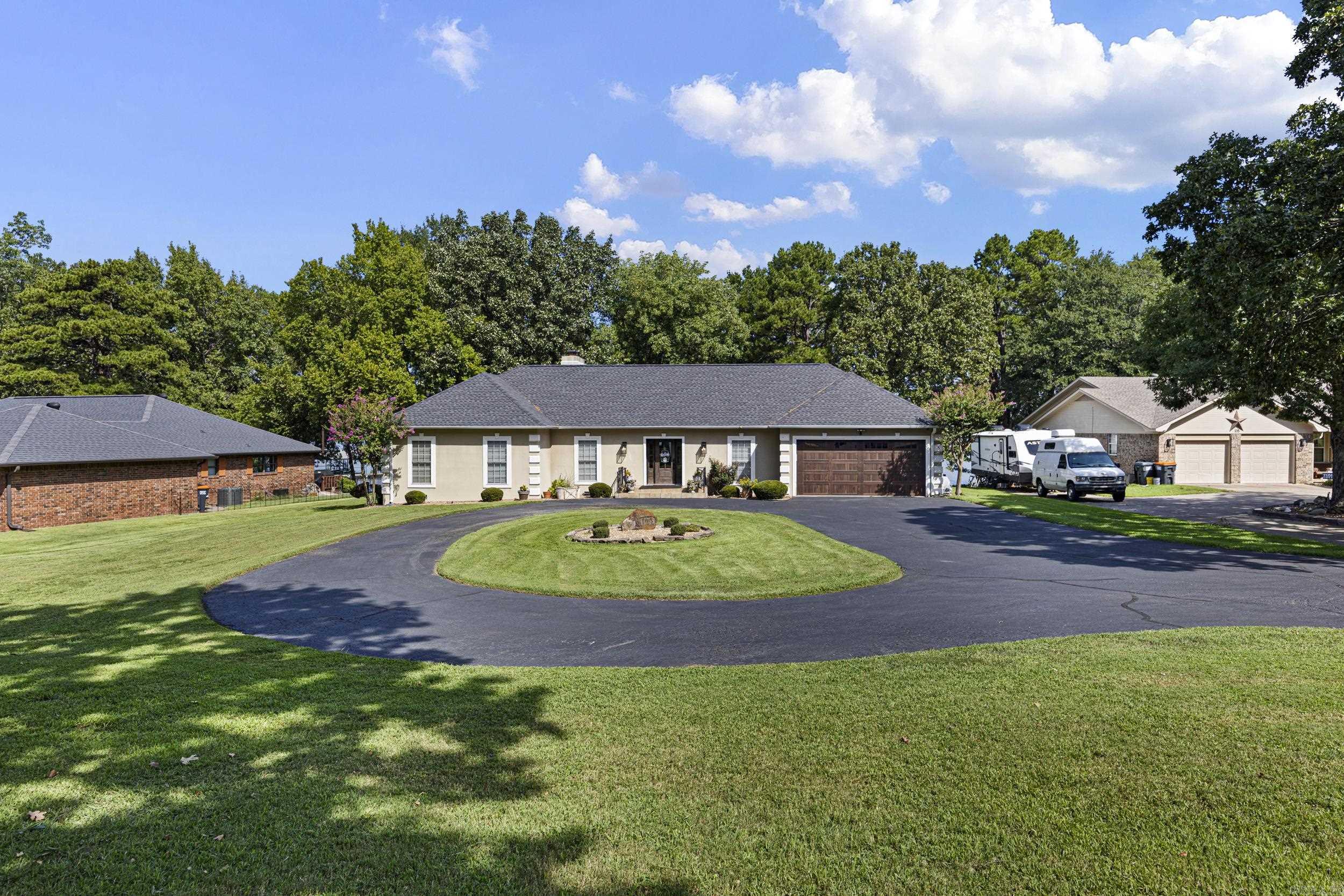 107 Pine Shore Ln Russellville, AR 72802