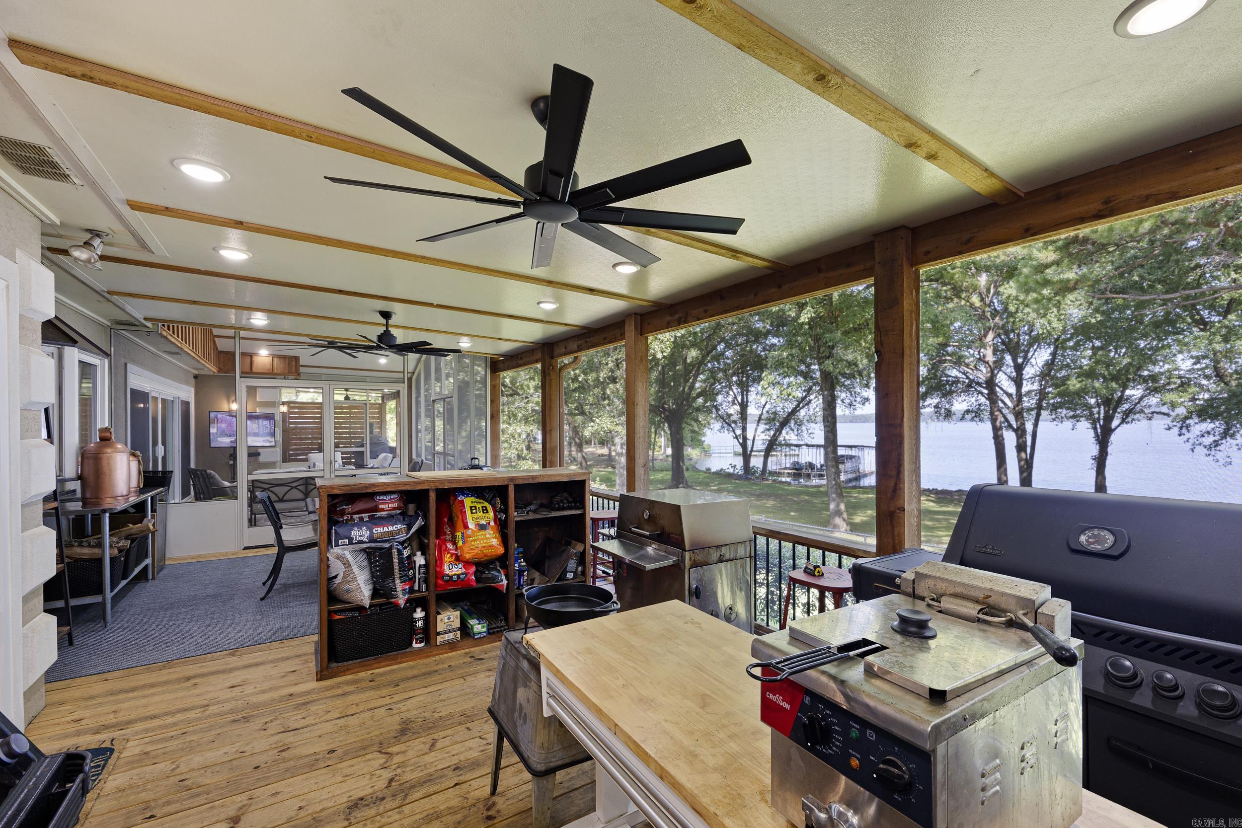 107 Pine Shore Ln Russellville, AR 72802