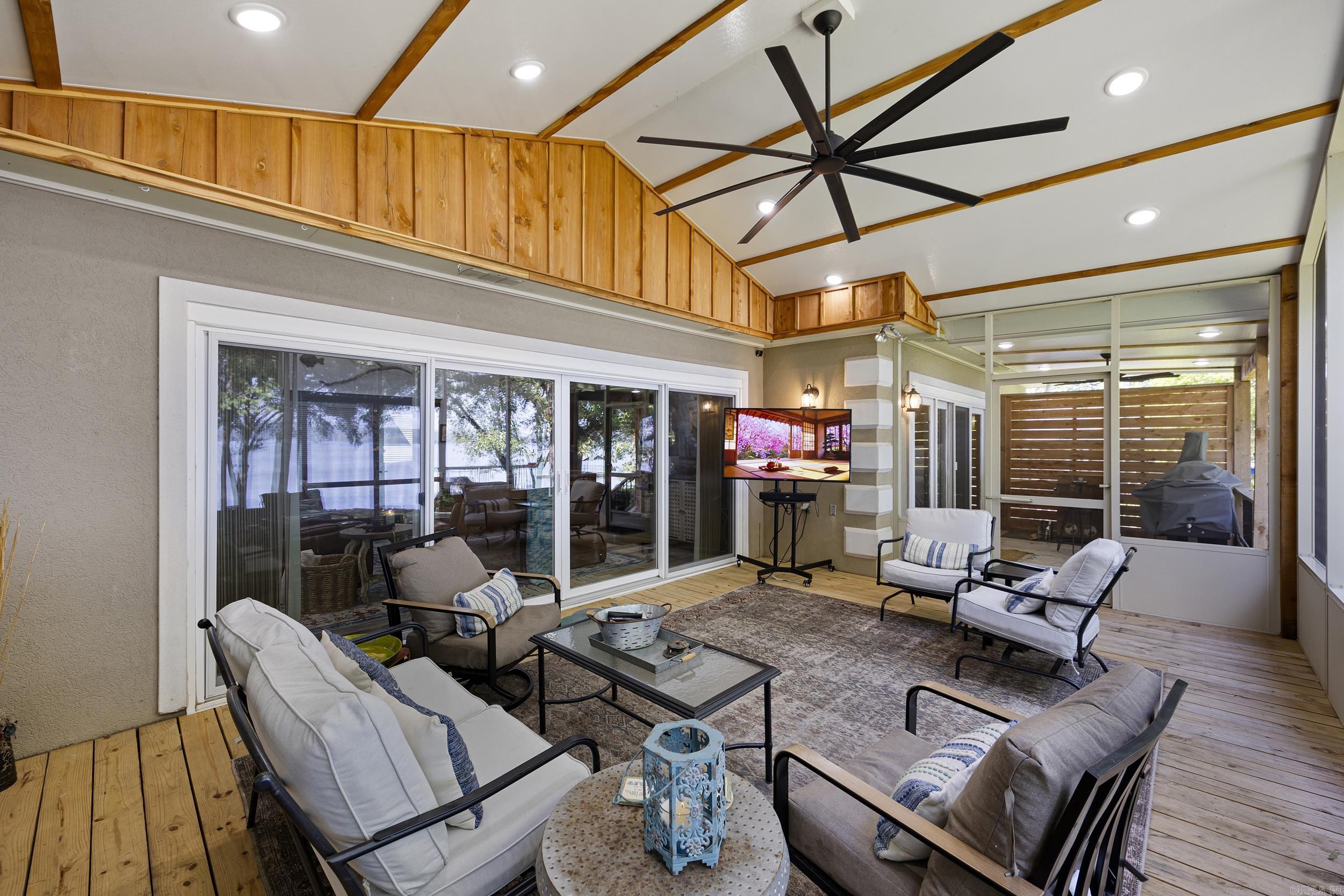 107 Pine Shore Ln Russellville, AR 72802