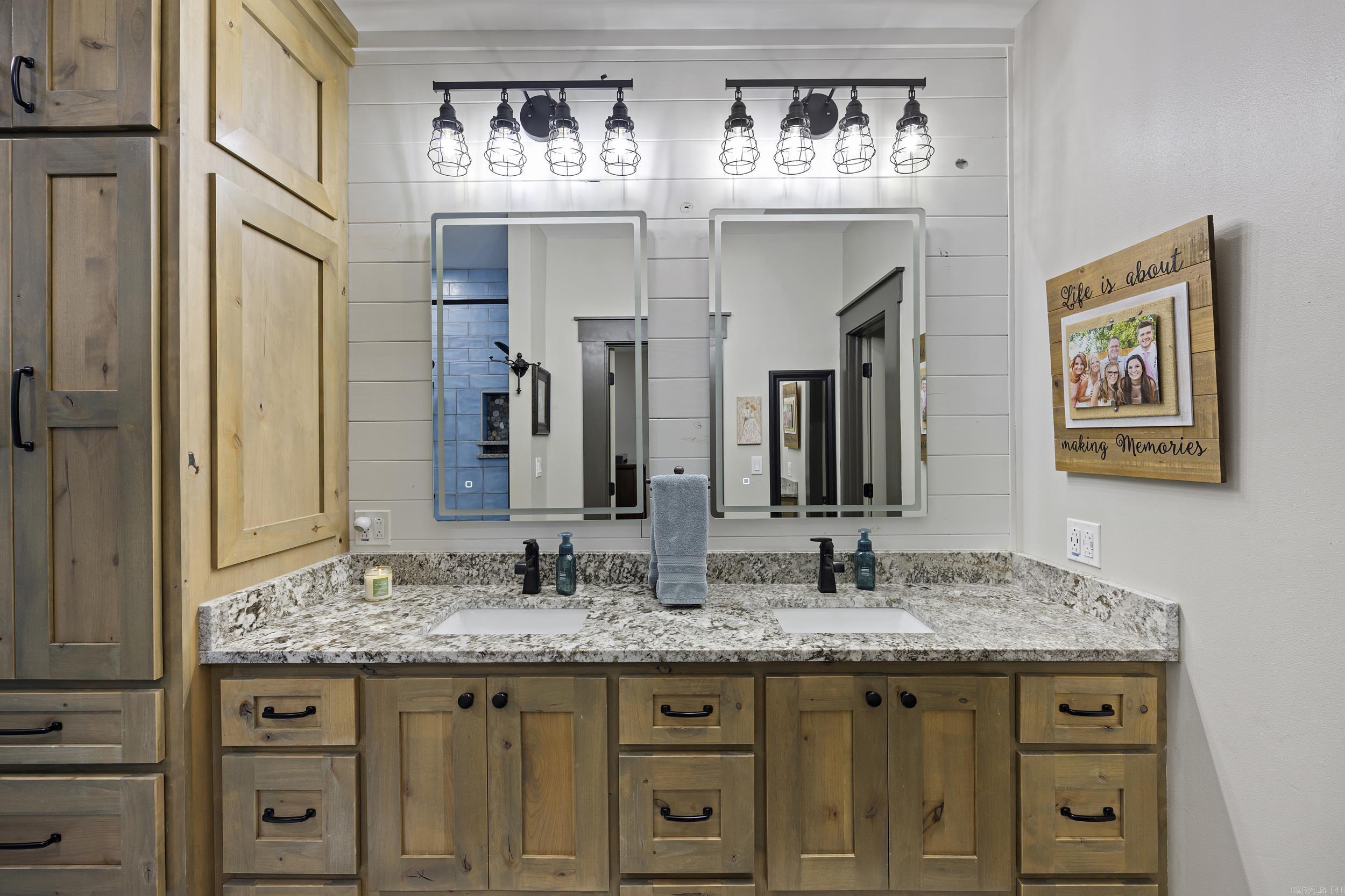 107 Pine Shore Ln Russellville, AR 72802