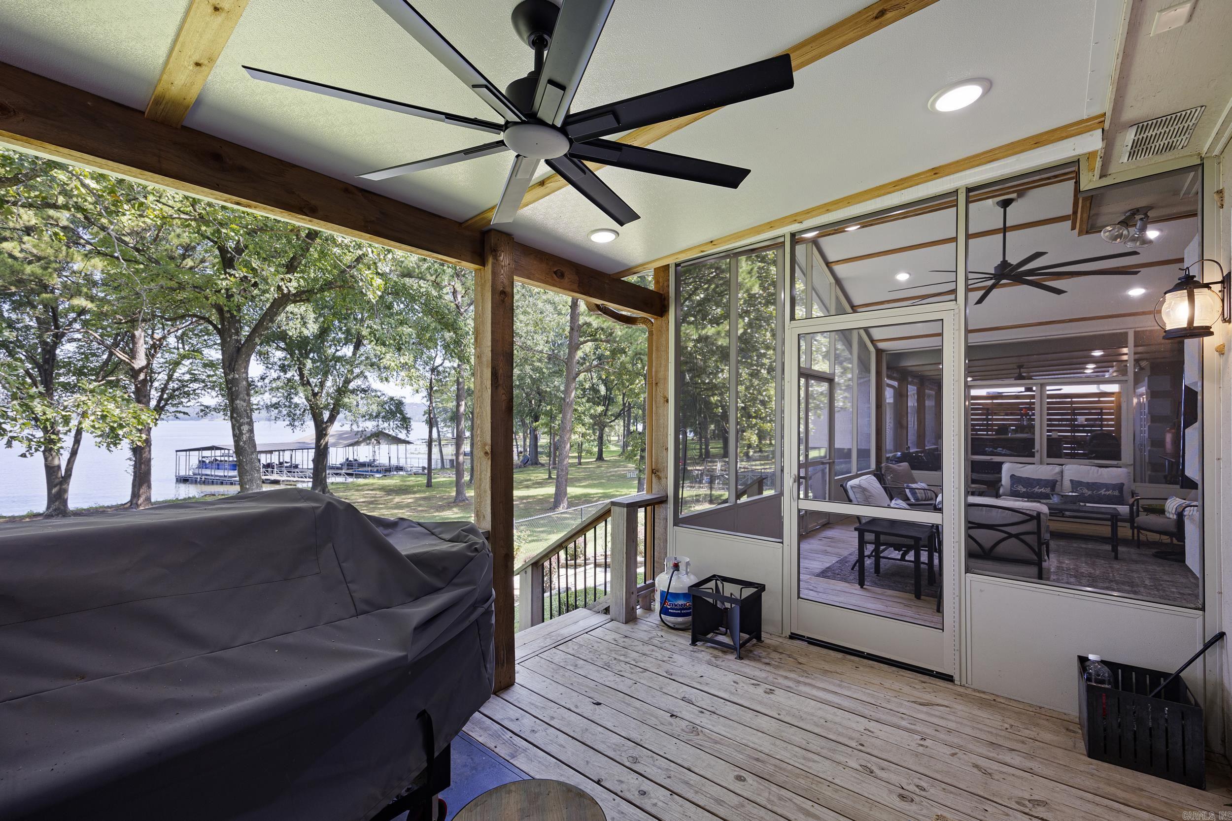 107 Pine Shore Ln Russellville, AR 72802