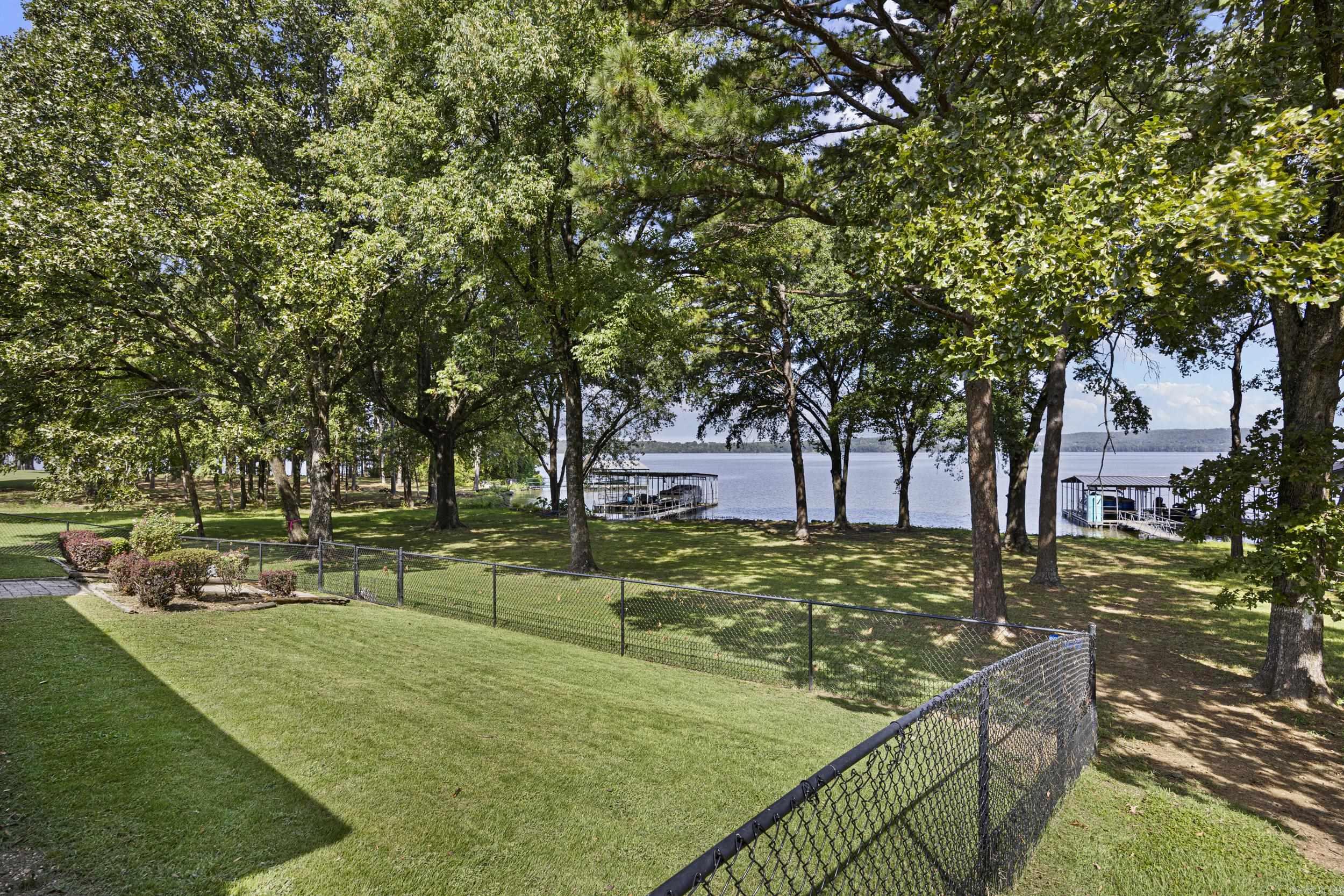 107 Pine Shore Ln Russellville, AR 72802