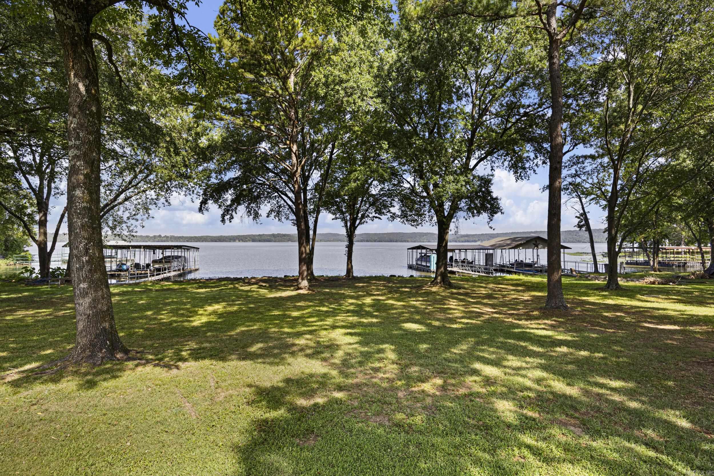 107 Pine Shore Ln Russellville, AR 72802