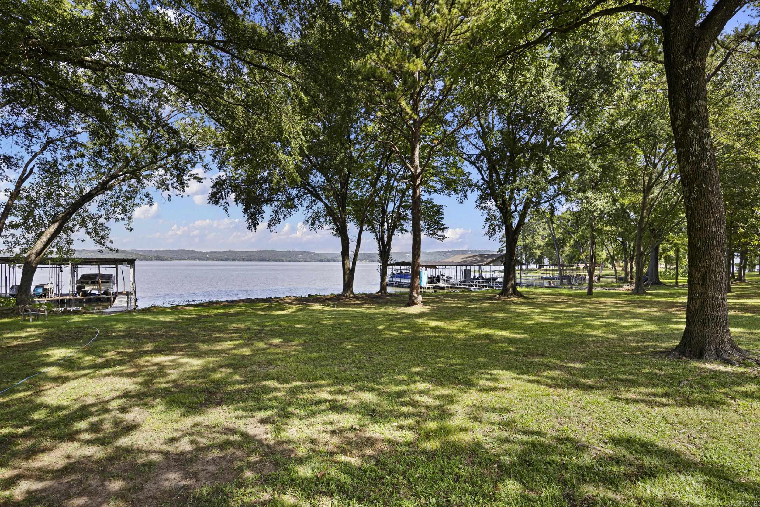 107 Pine Shore Ln Russellville, AR 72802