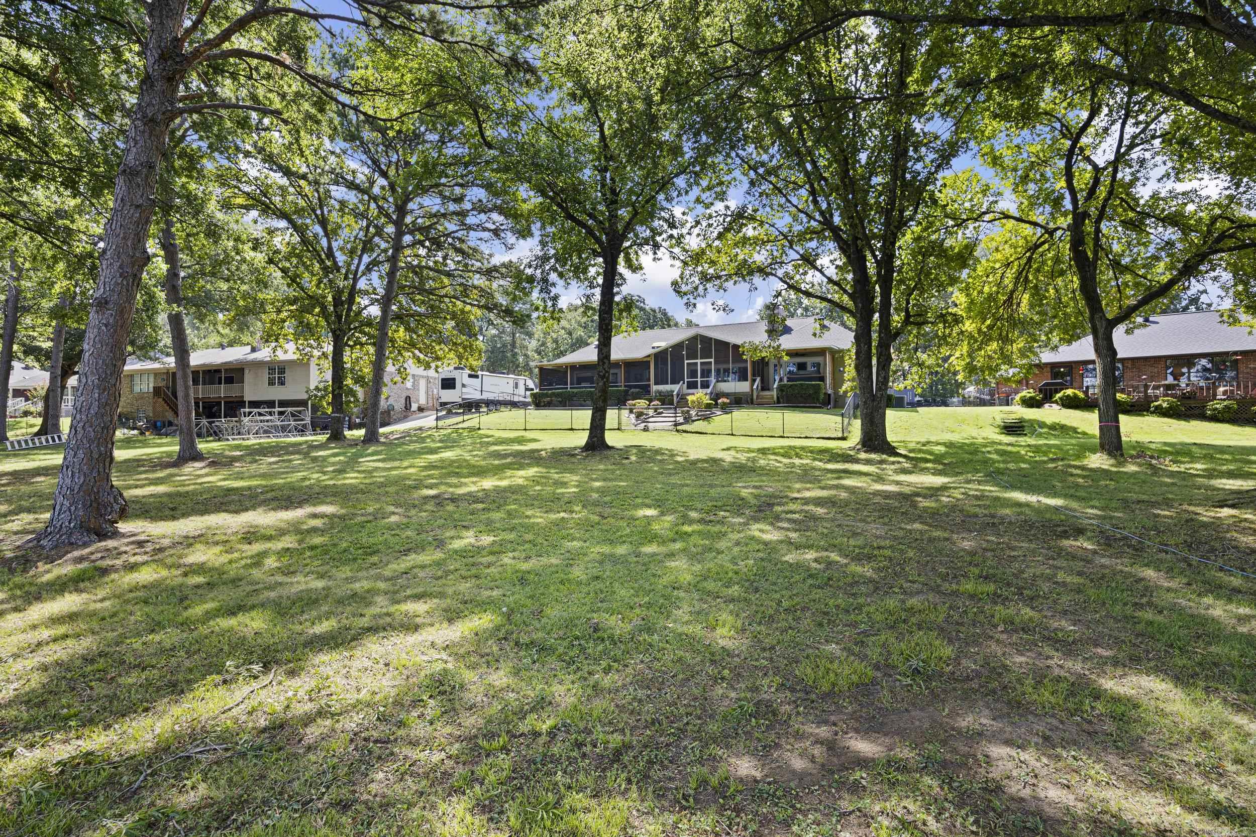 107 Pine Shore Ln Russellville, AR 72802