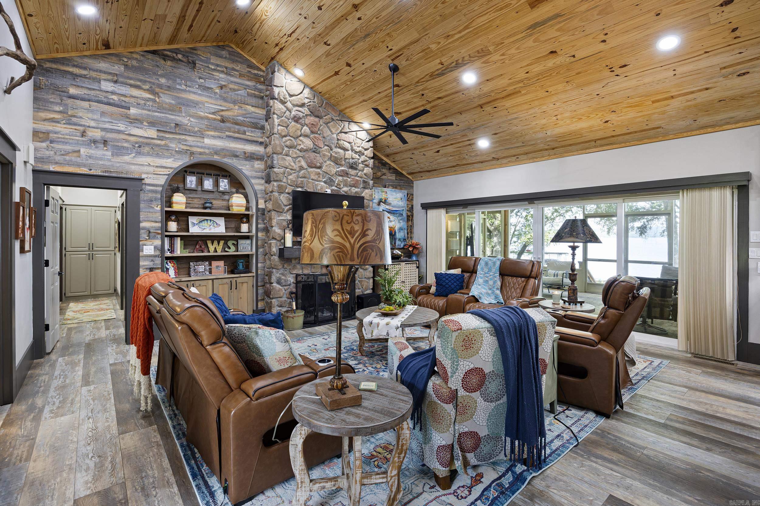 107 Pine Shore Ln Russellville, AR 72802