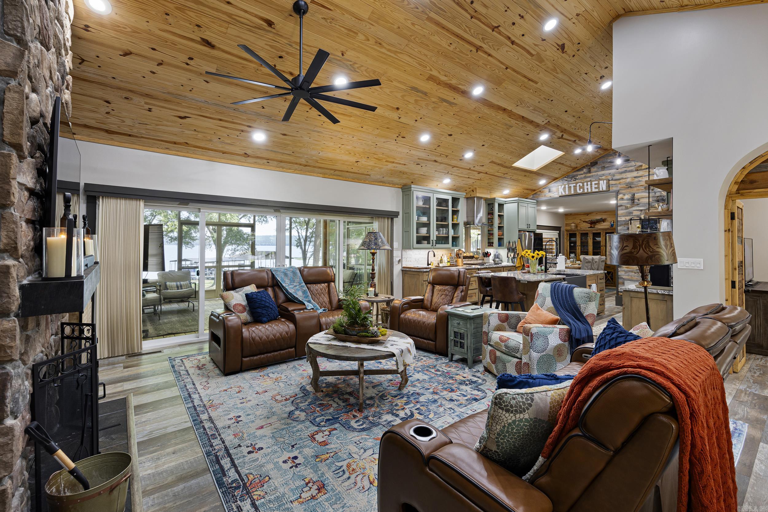 107 Pine Shore Ln Russellville, AR 72802
