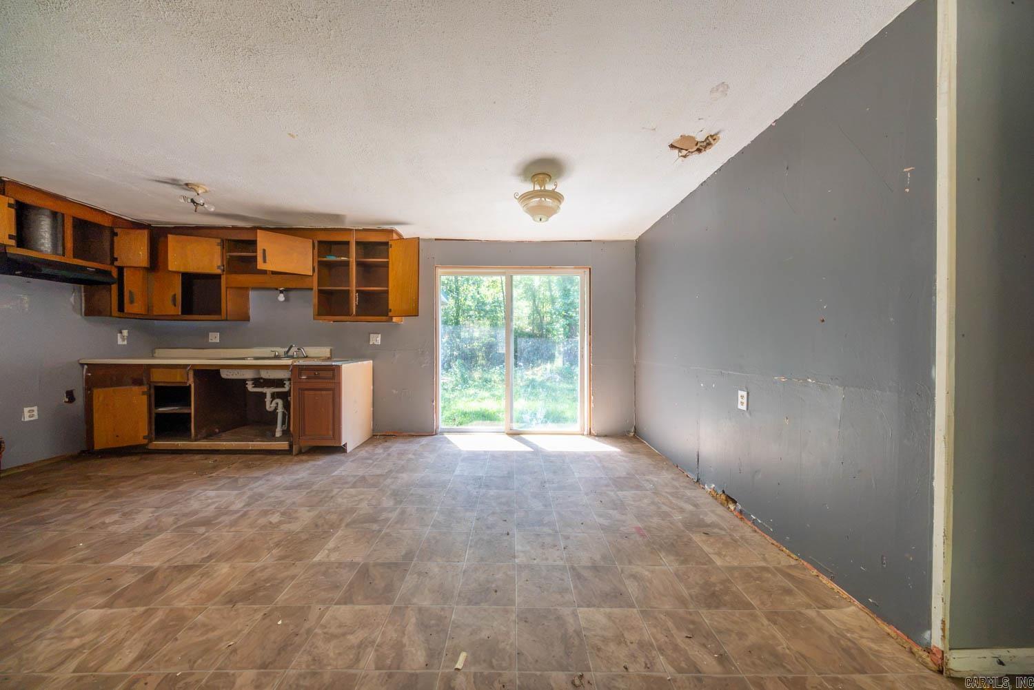 3320 Cave Creek Road