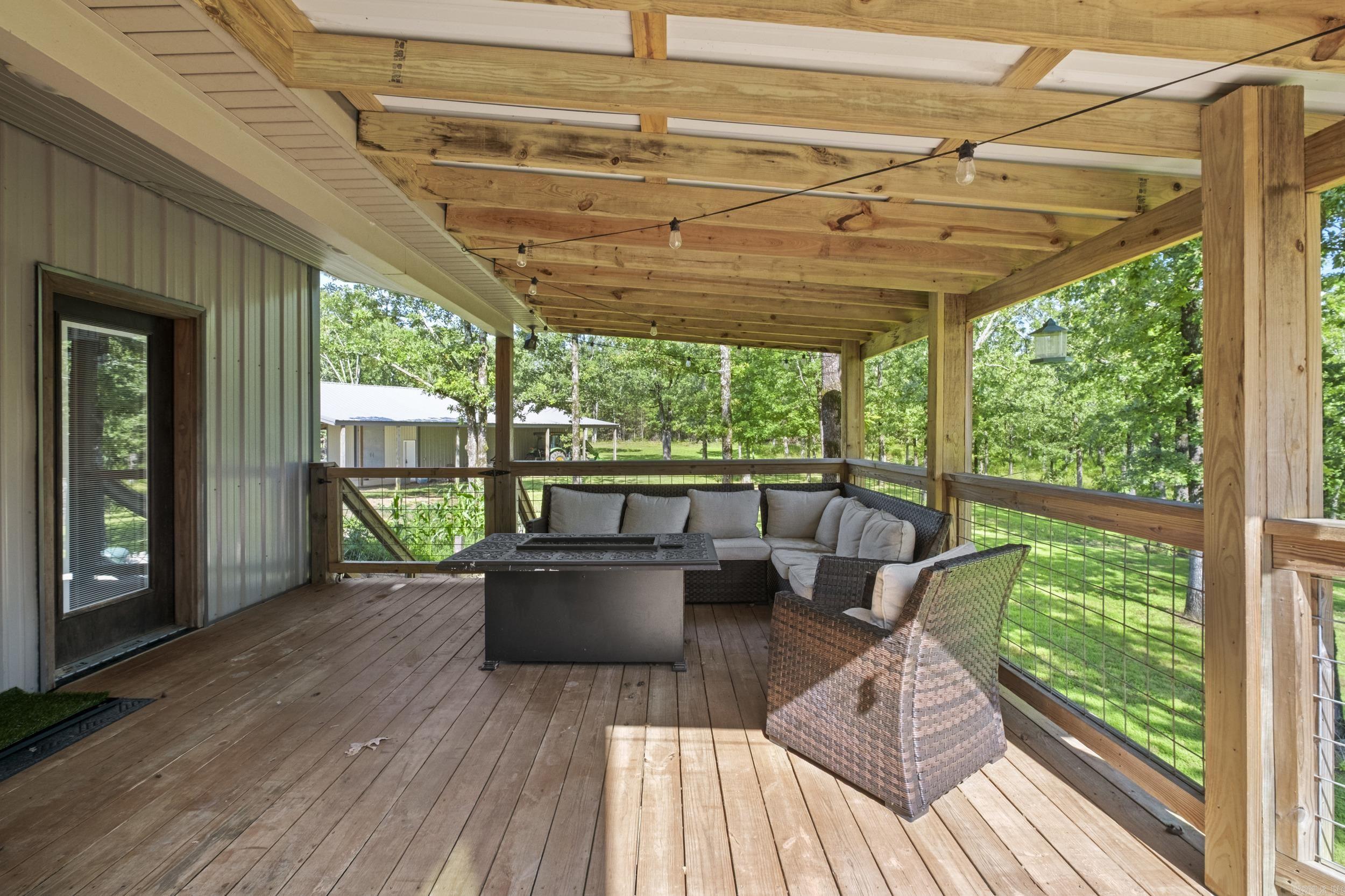 203 Fox Meadow Road Bradford, AR 72020-9748