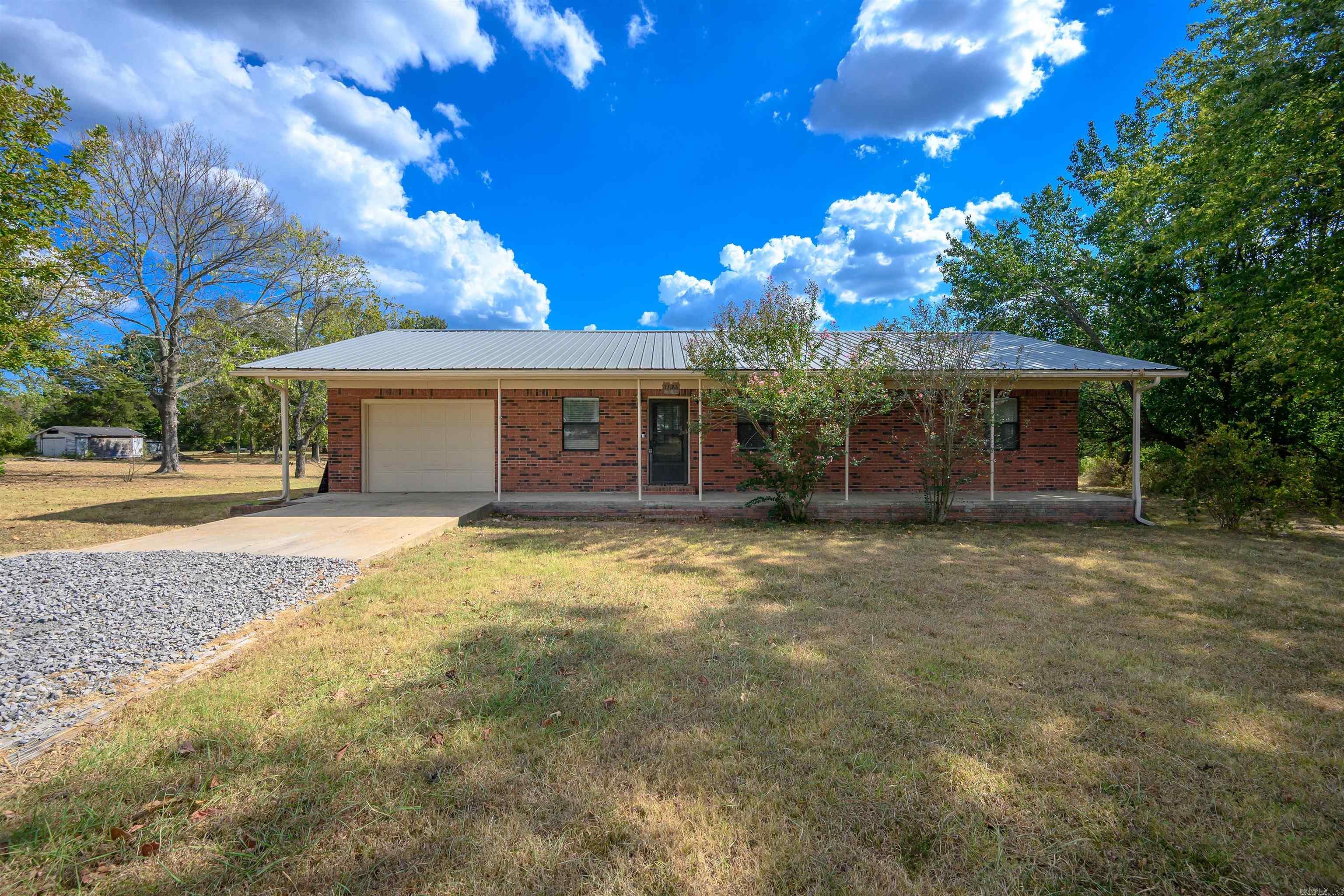 1196 Newport Road — photo 2