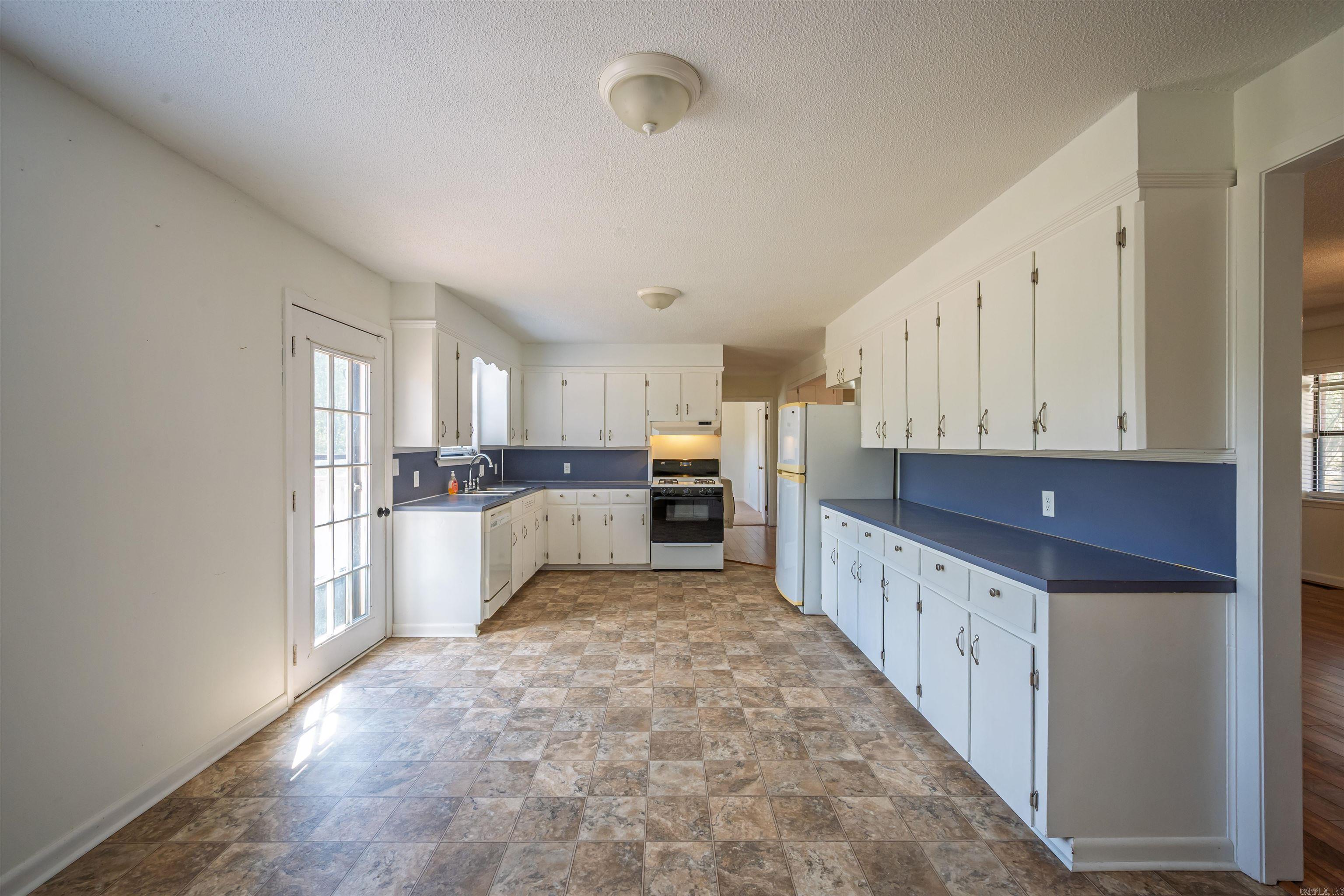 1196 Newport Road  Salado, AR