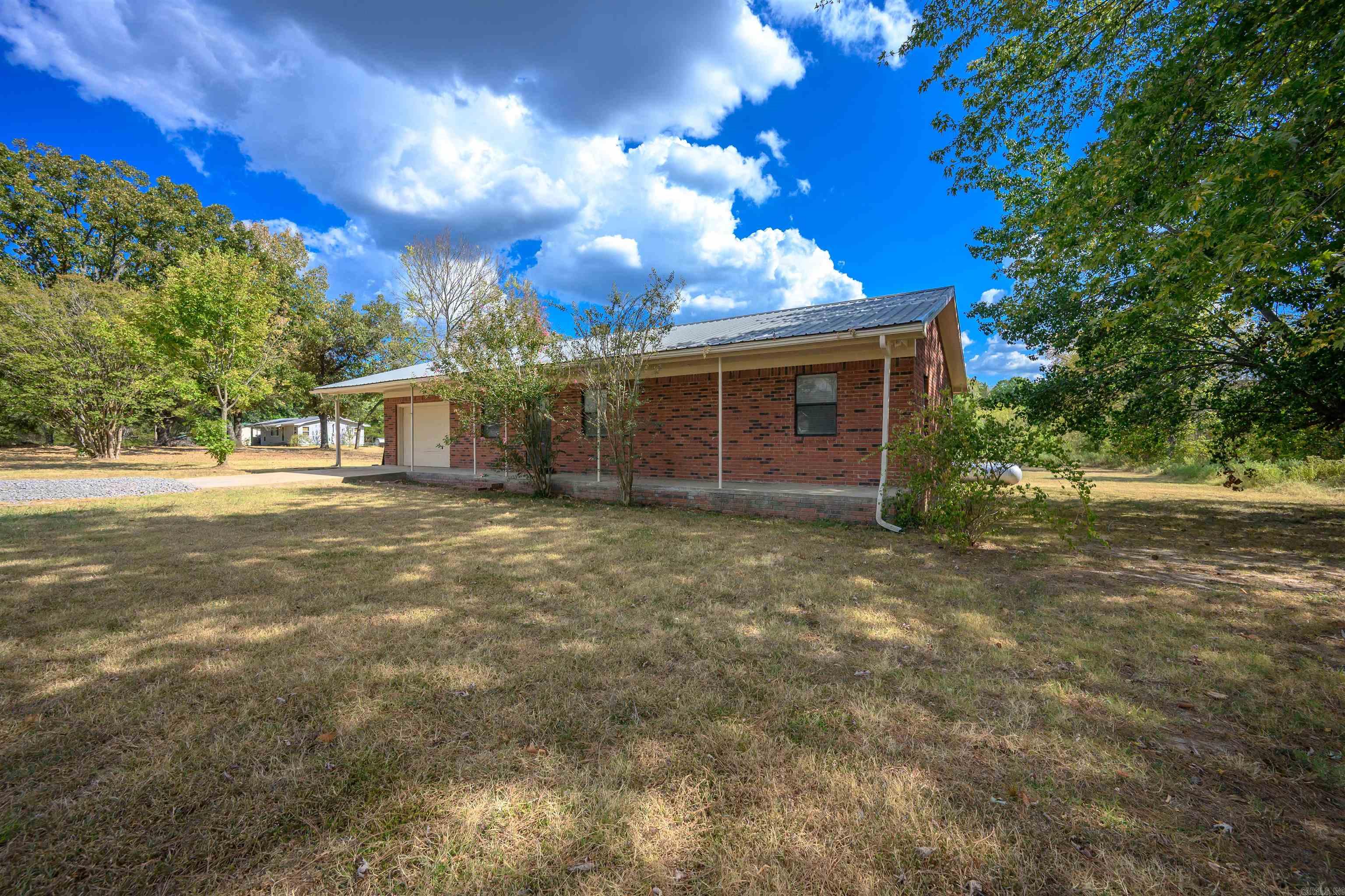1196 Newport Road — photo 3