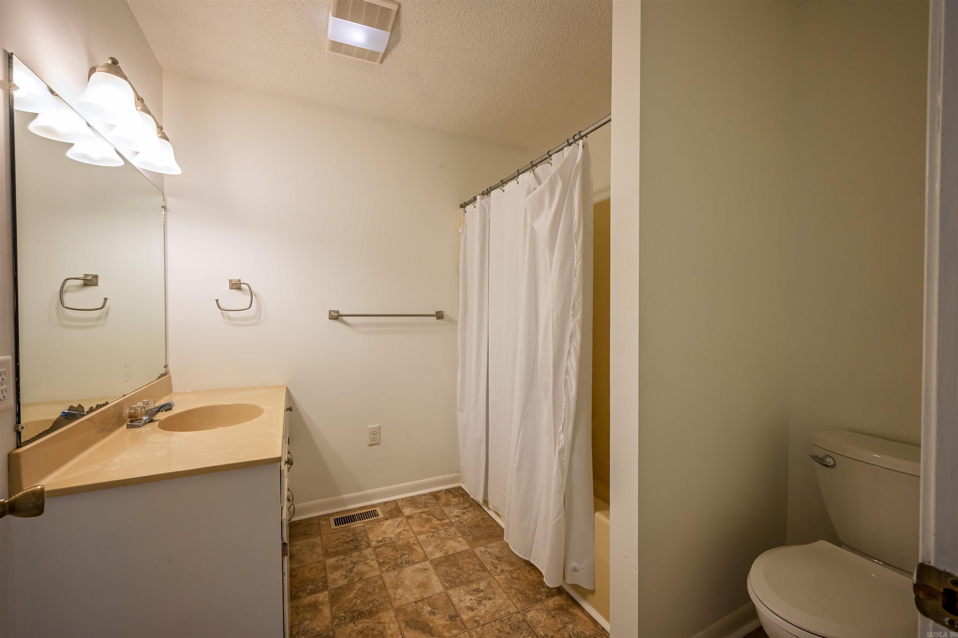 1196 Newport Road  Salado, AR