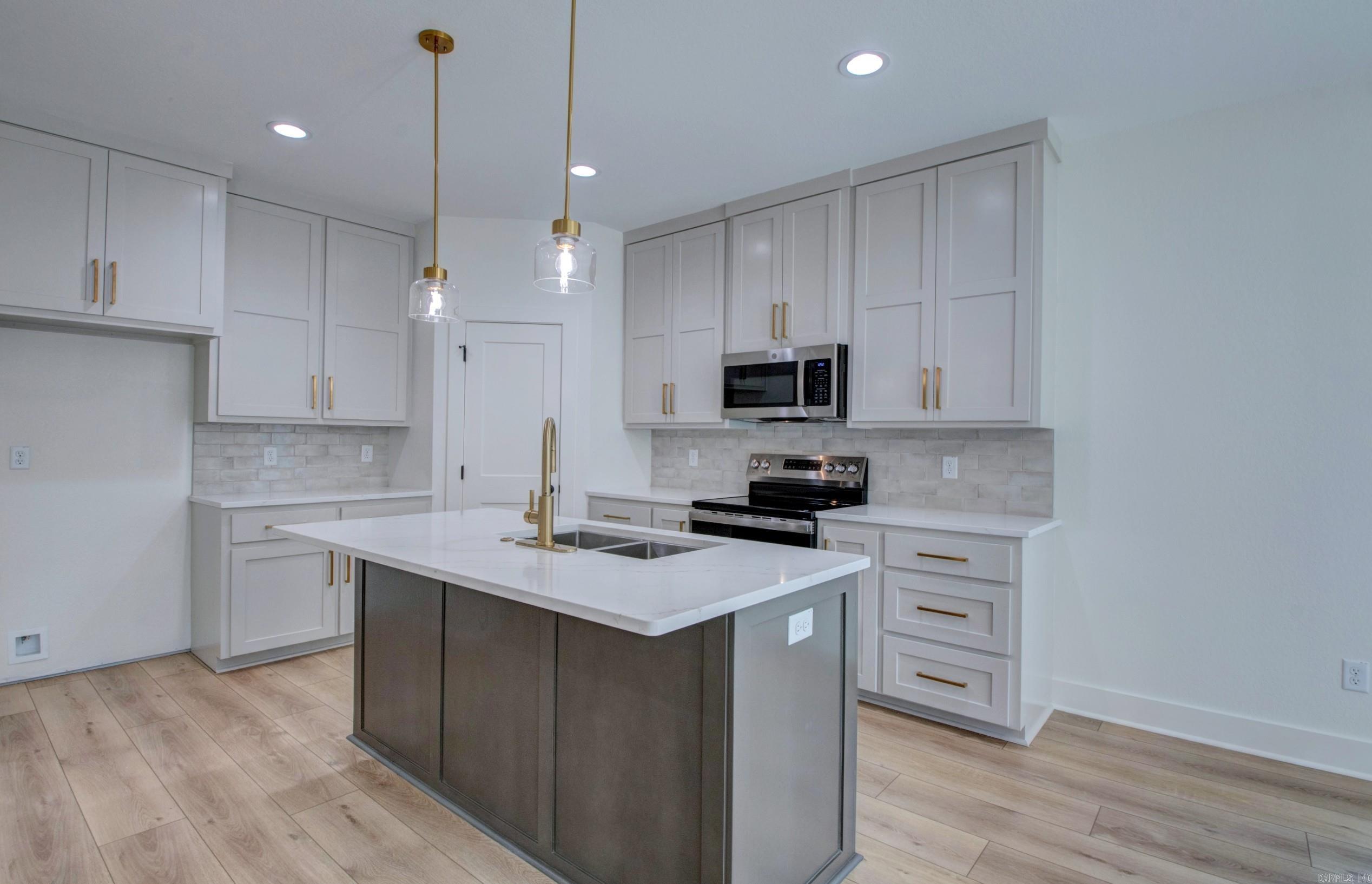 215 Apollo  Benton, AR