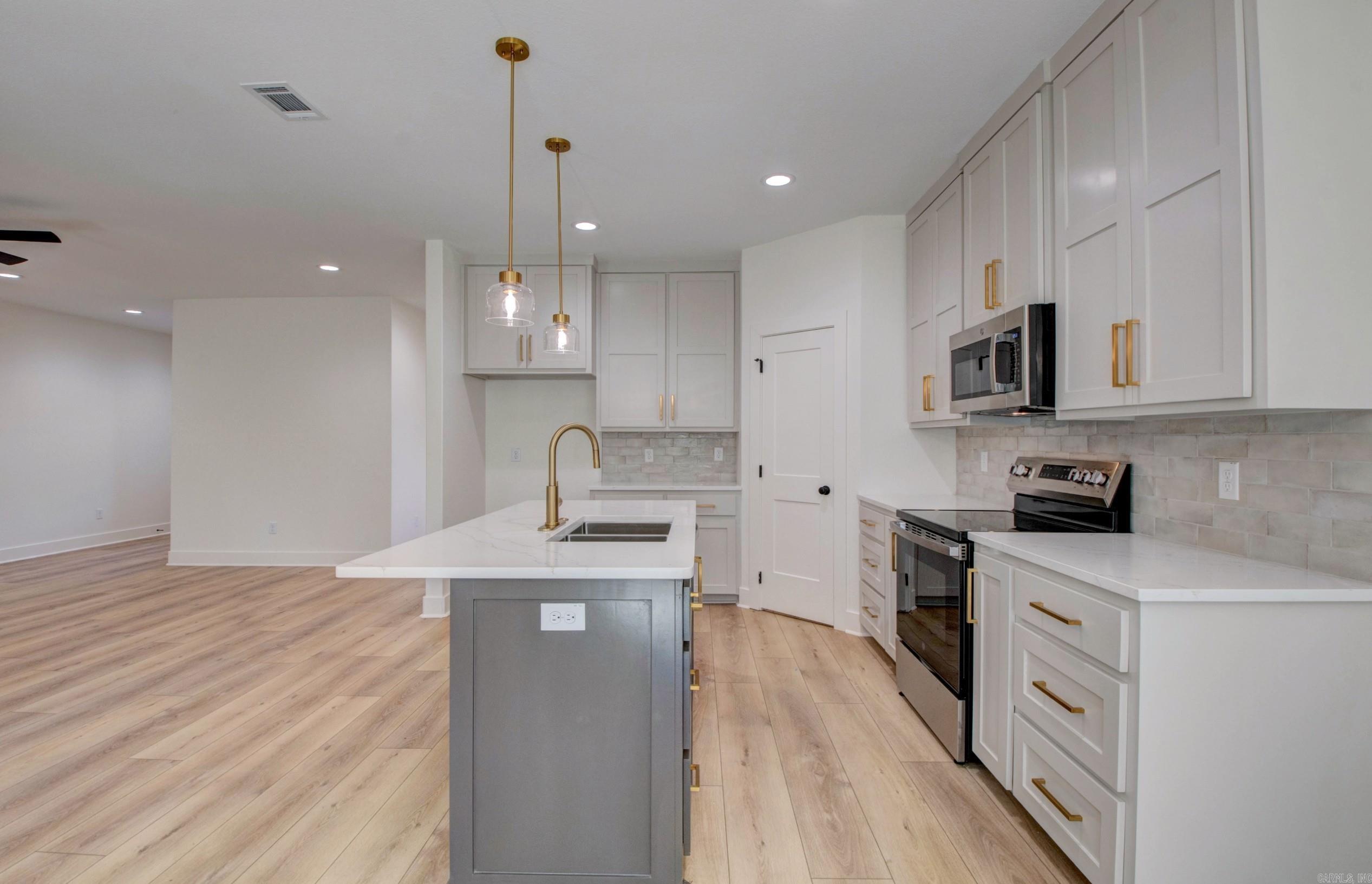 215 Apollo  Benton, AR