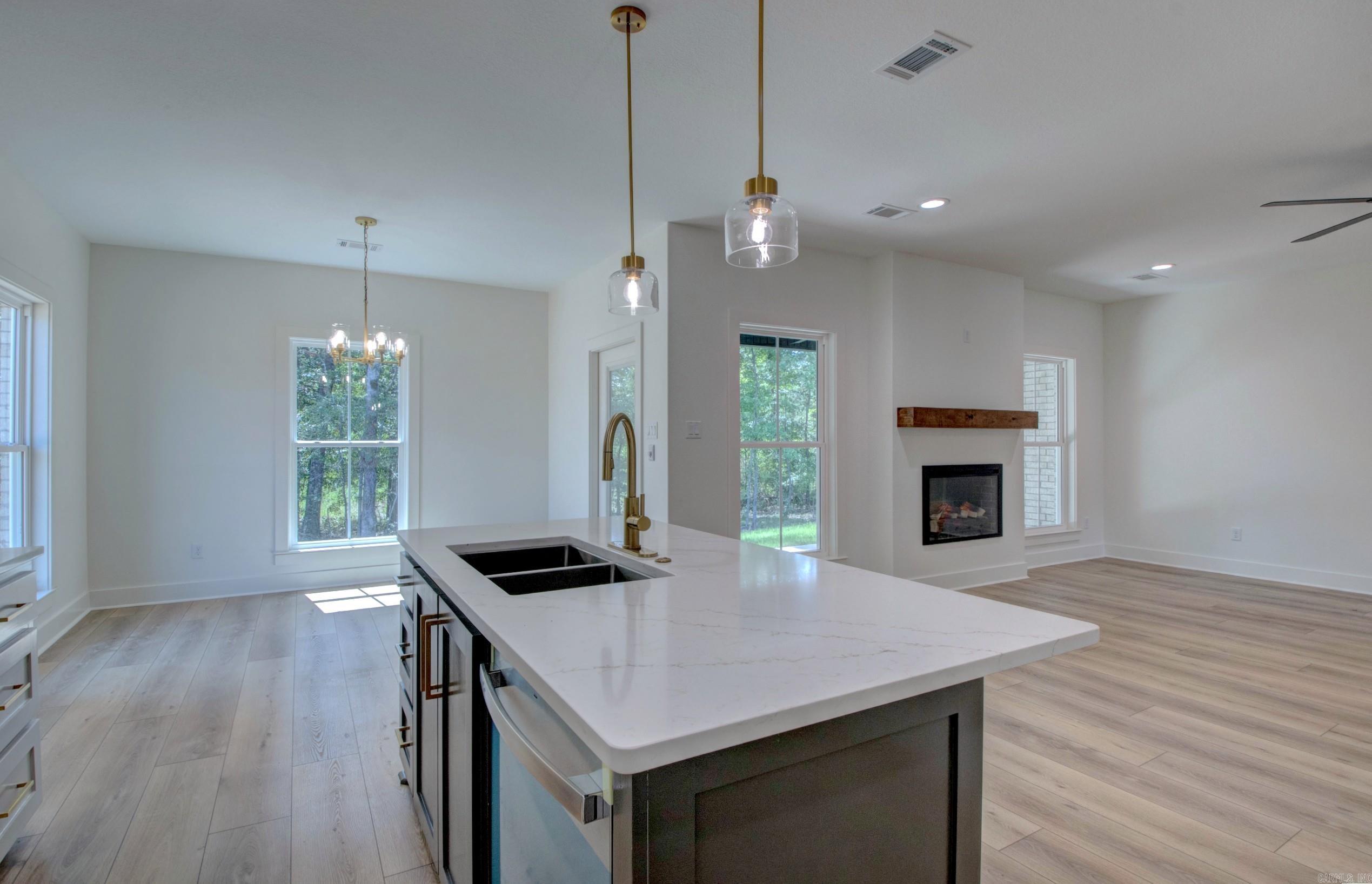 215 Apollo  Benton, AR