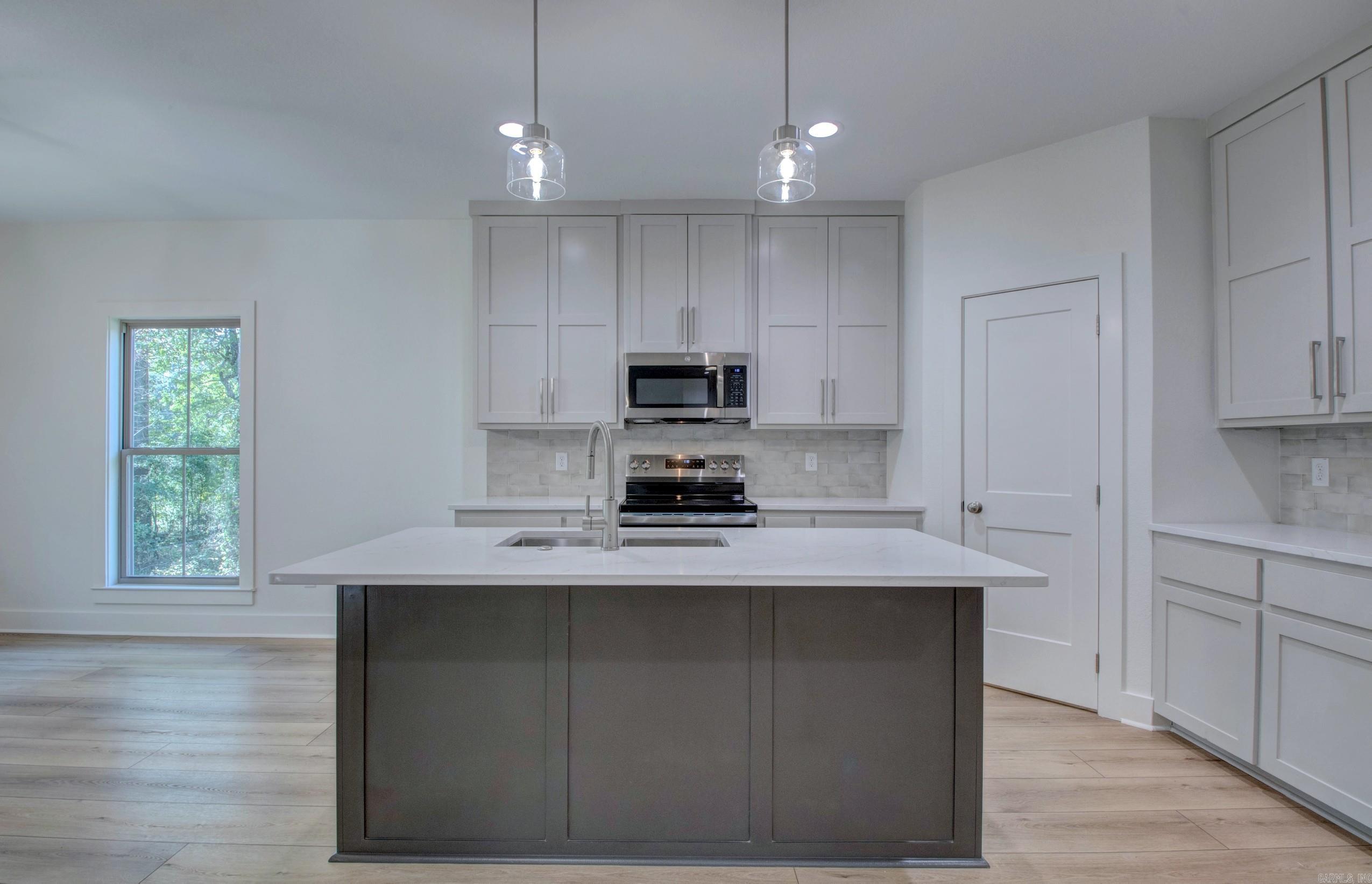 217 Apollo  Benton, AR