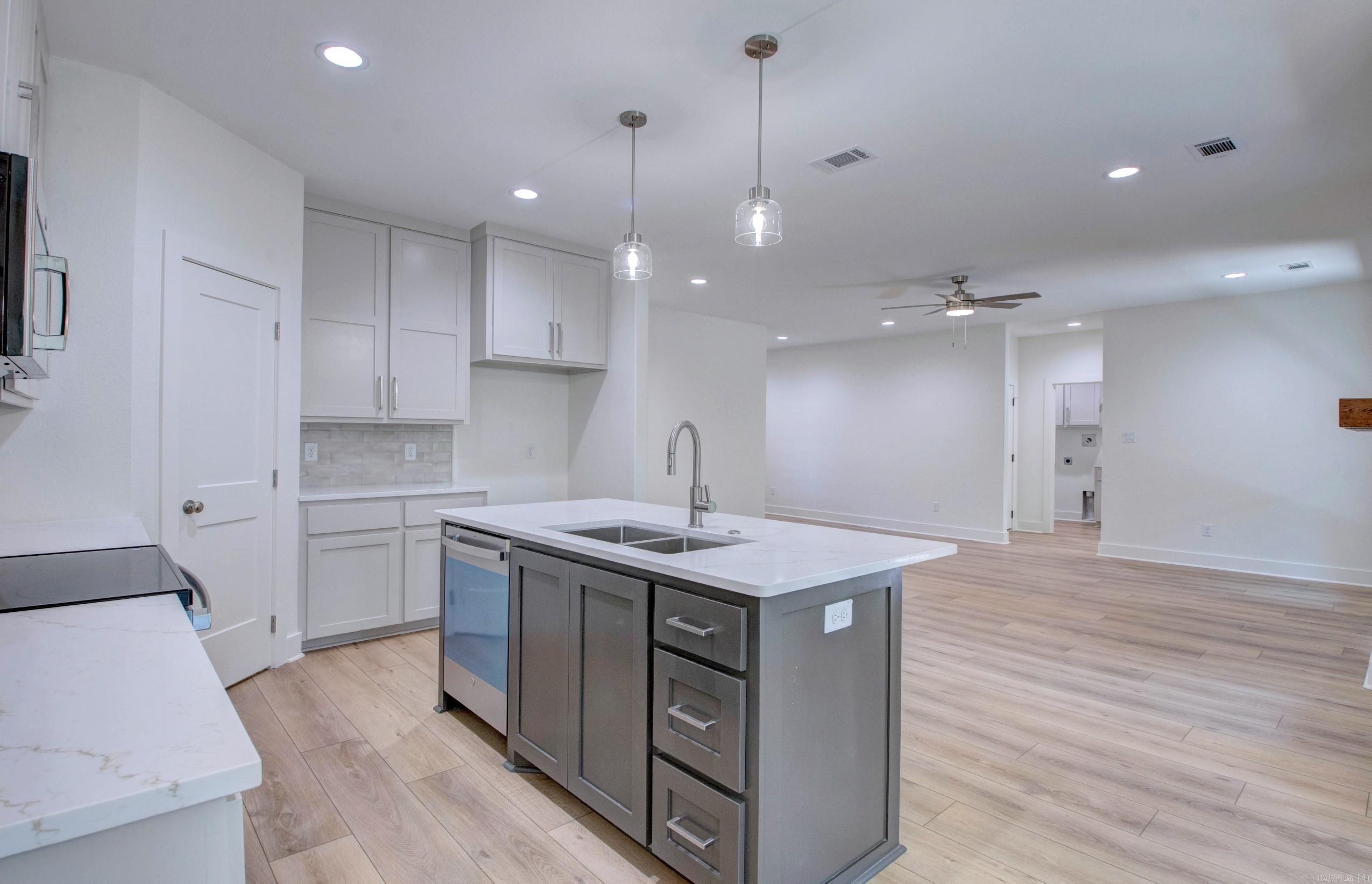 217 Apollo  Benton, AR