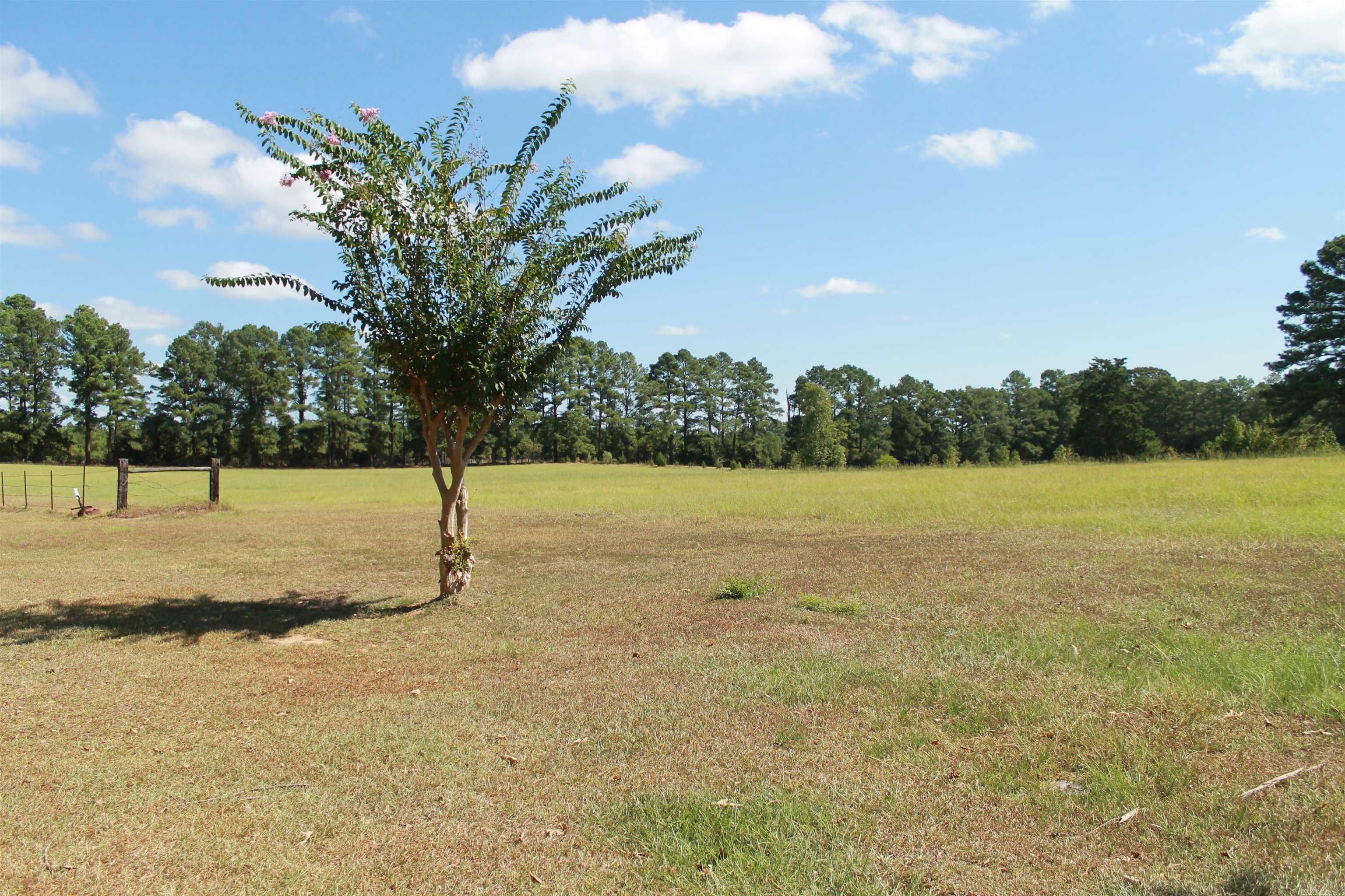 410 McLelland Road Lillie, LA 71256