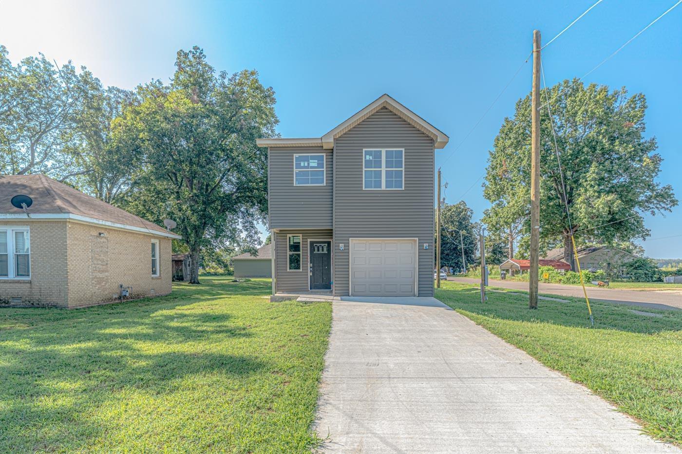 630 W Calhoun St  Luxora, AR