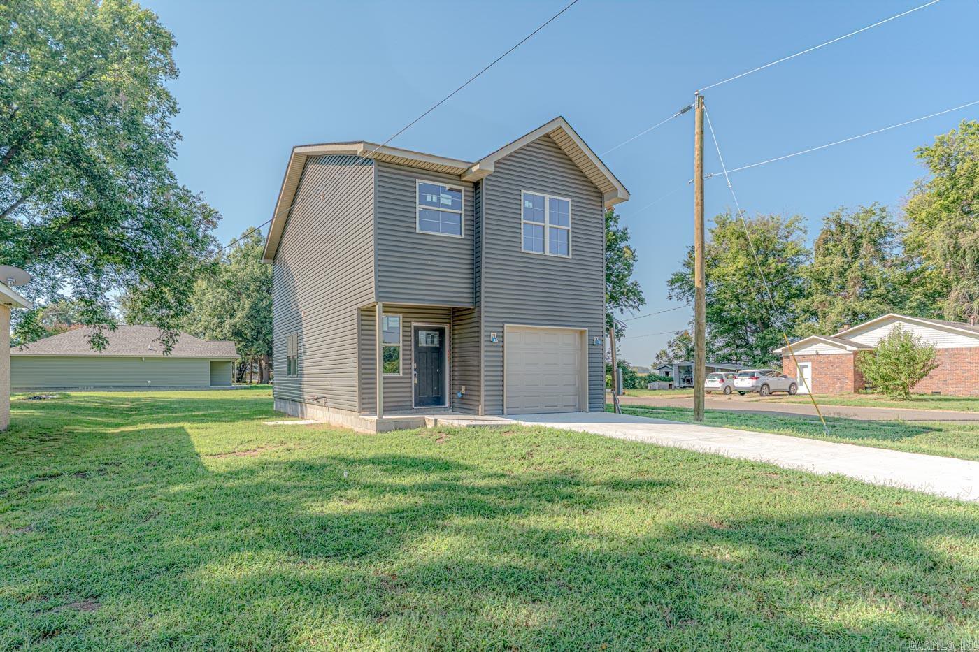 630 W Calhoun St  Luxora, AR