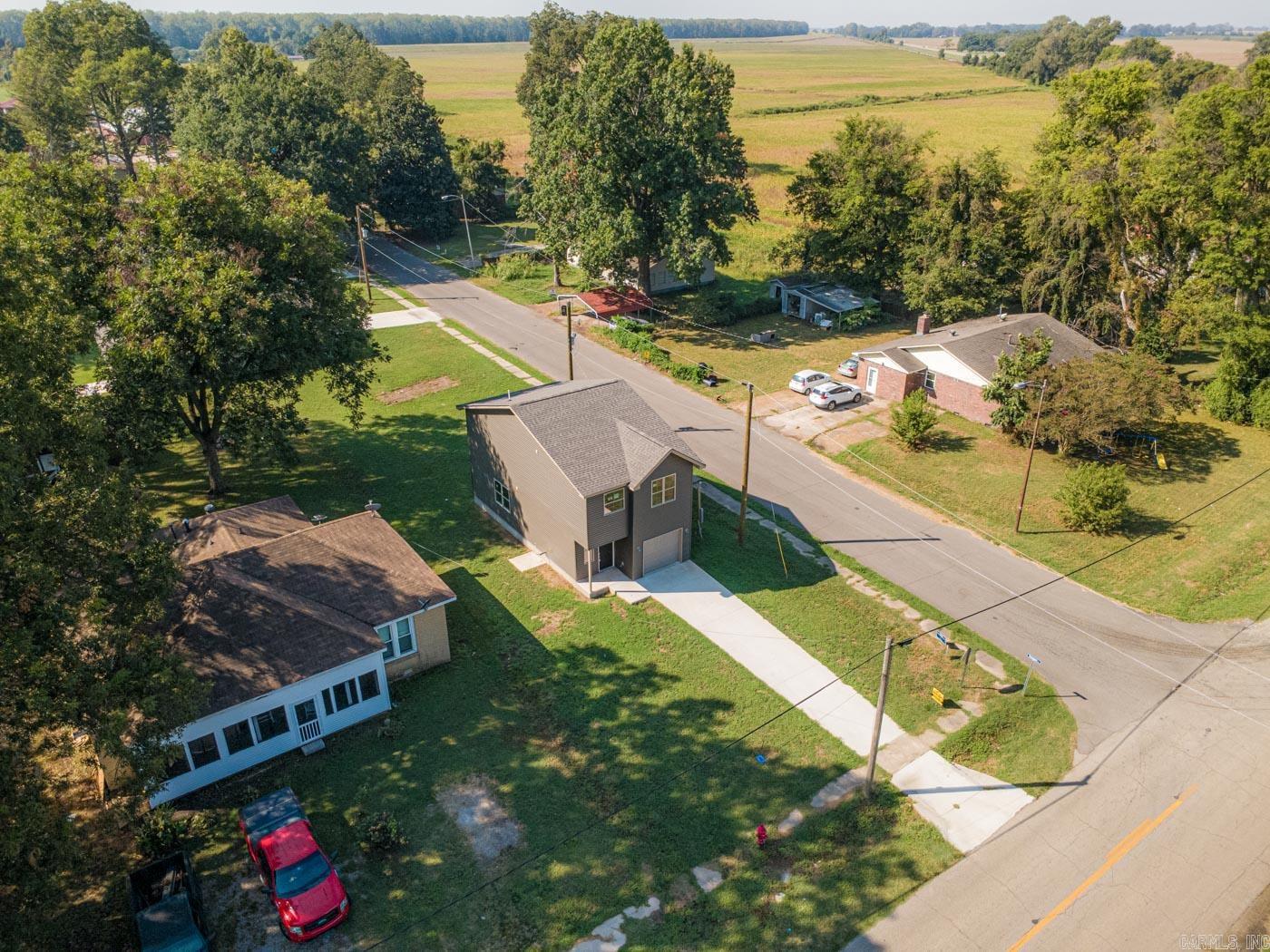 630 W Calhoun St  Luxora, AR