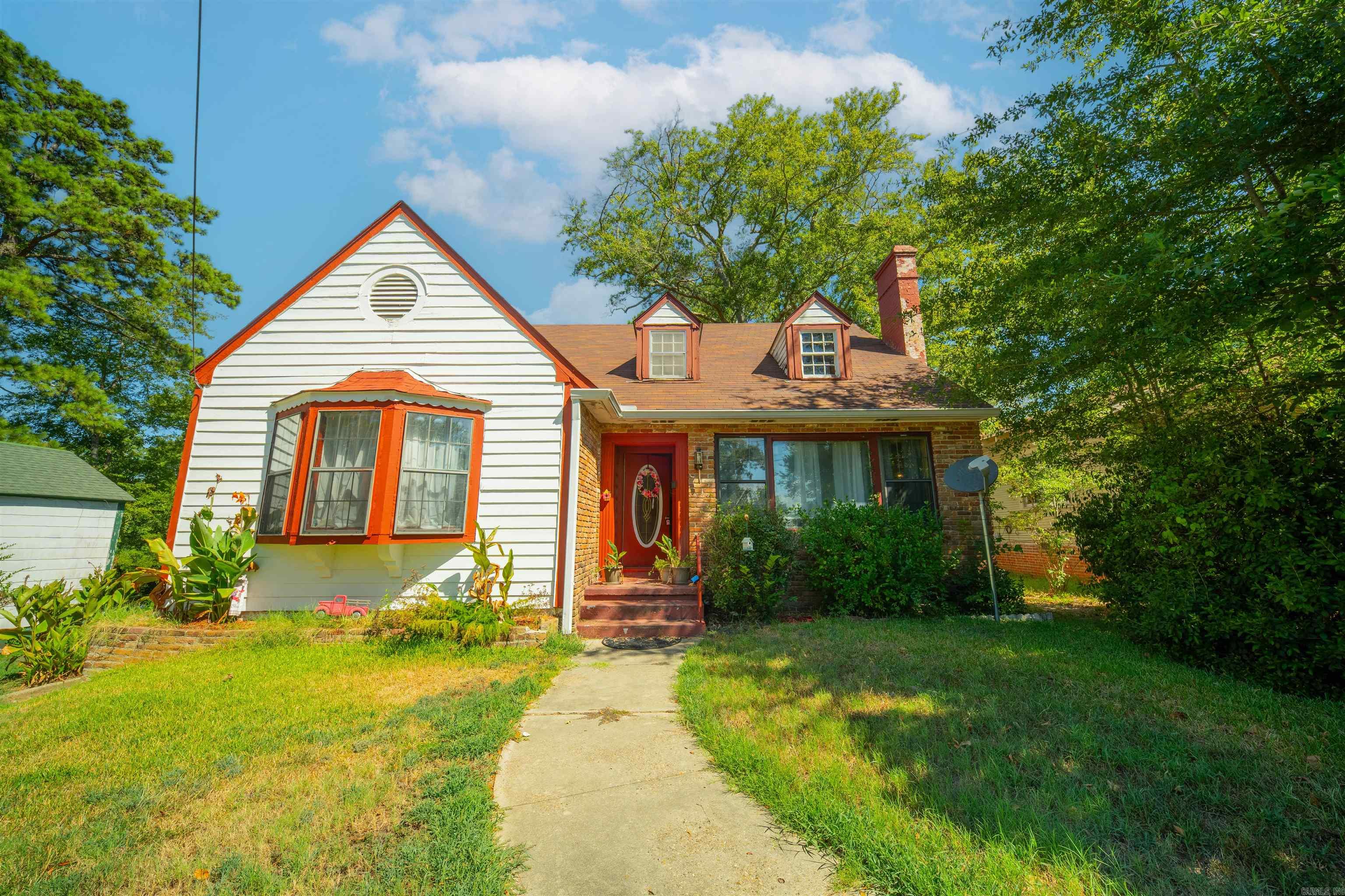 916  Clifton  Camden, AR