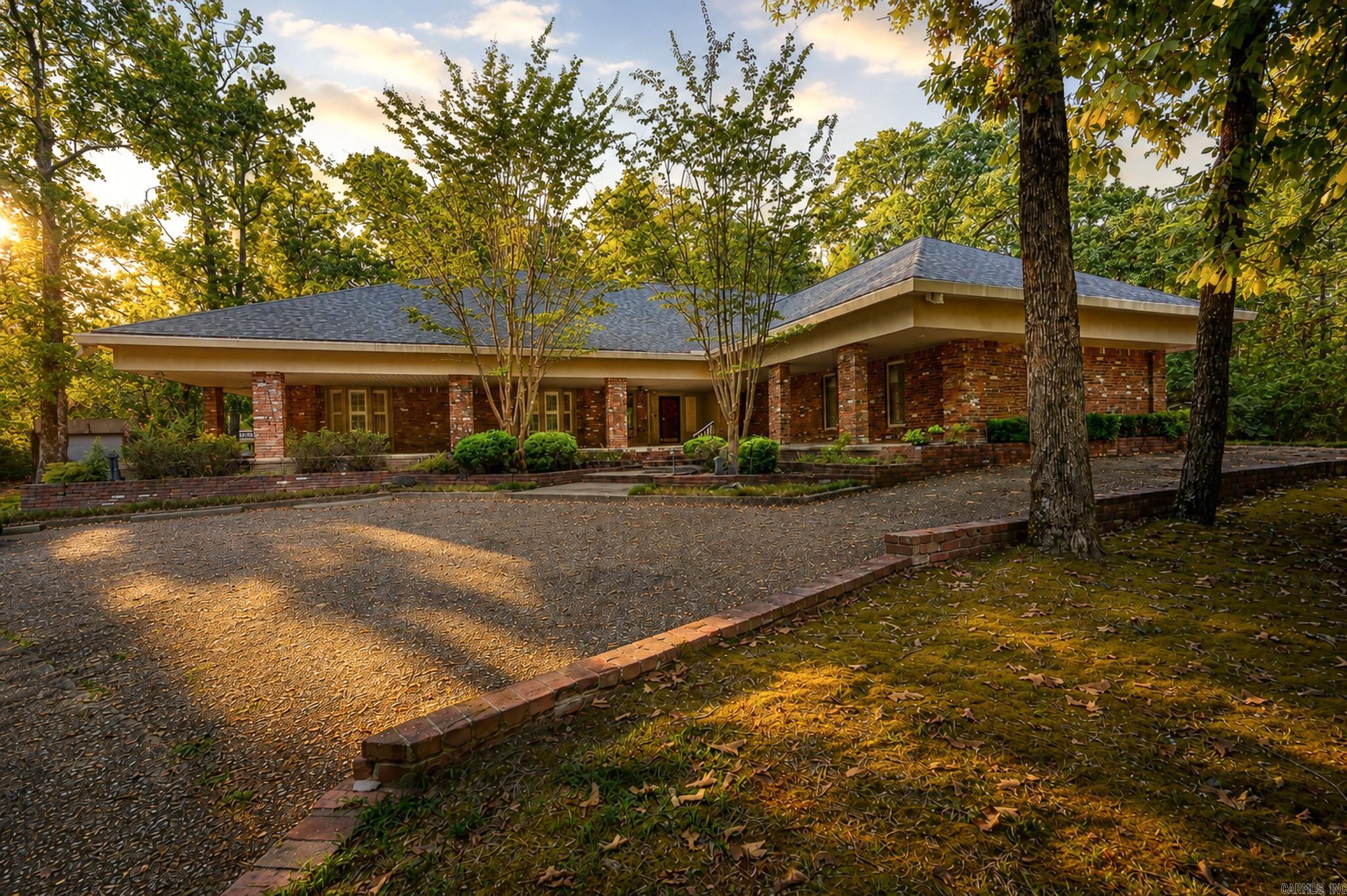 2205 Church Avenue Mena, AR 71953