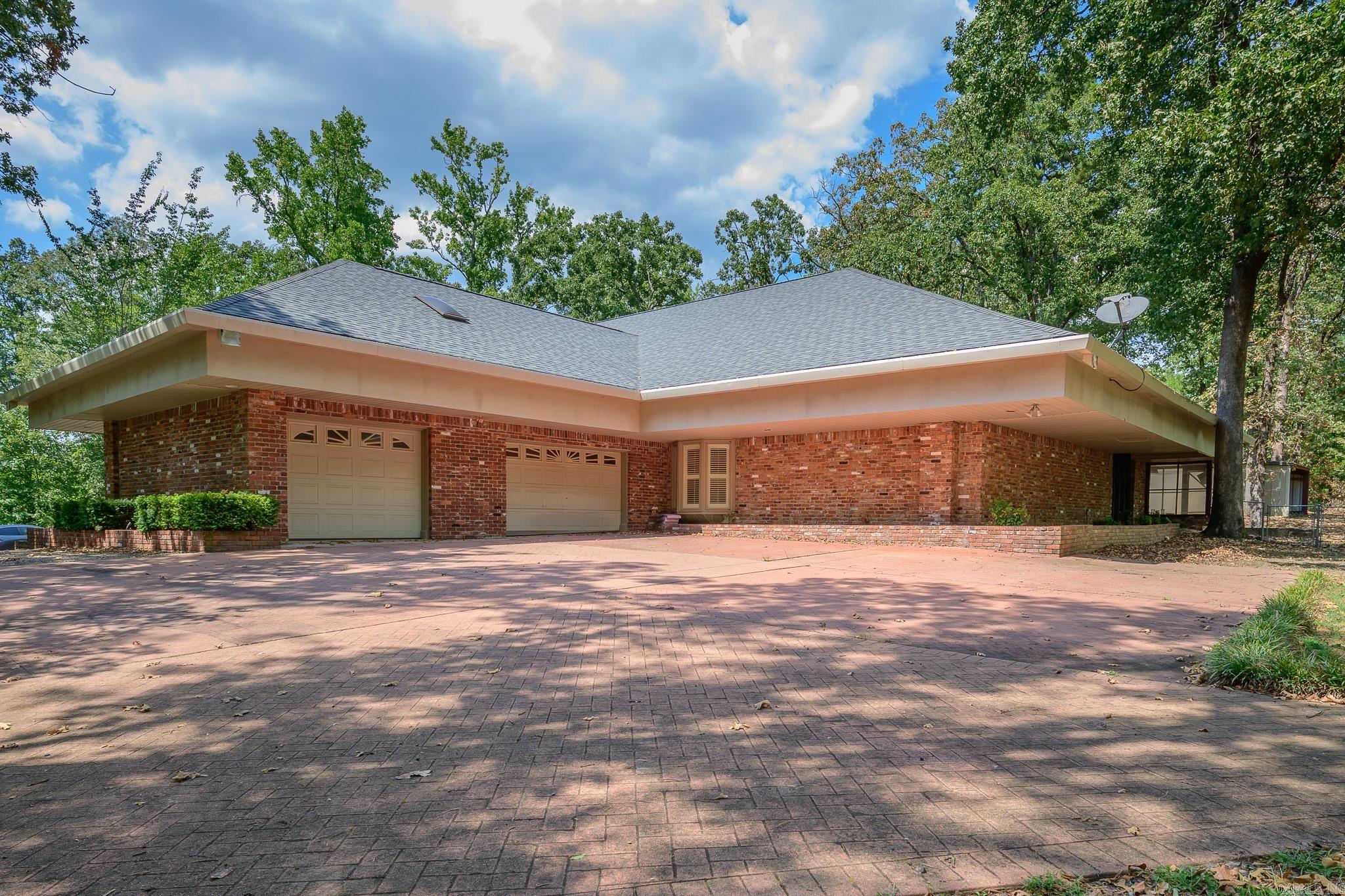 2205 Church Avenue Mena, AR 71953