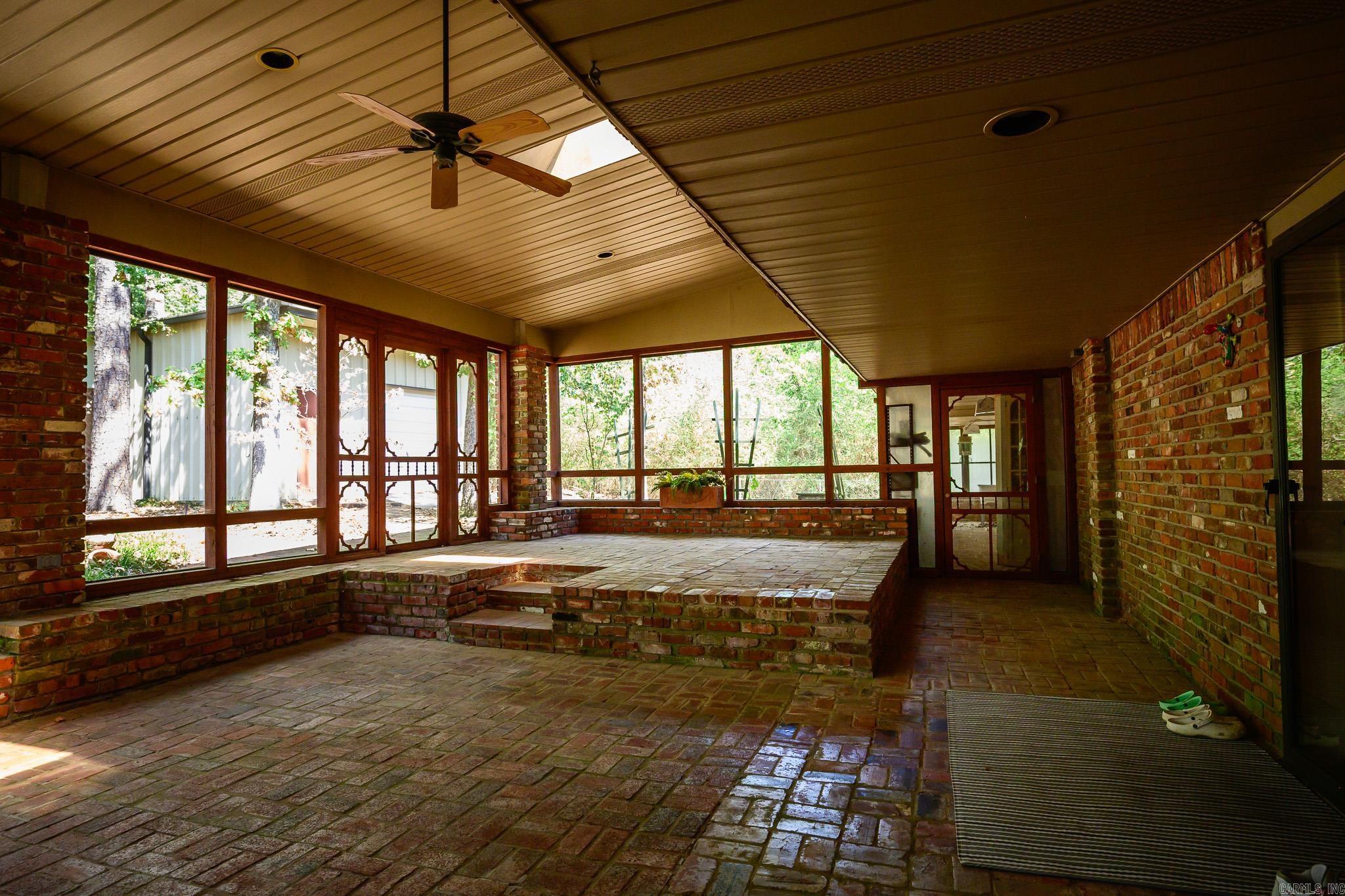 2205 Church Avenue Mena, AR 71953